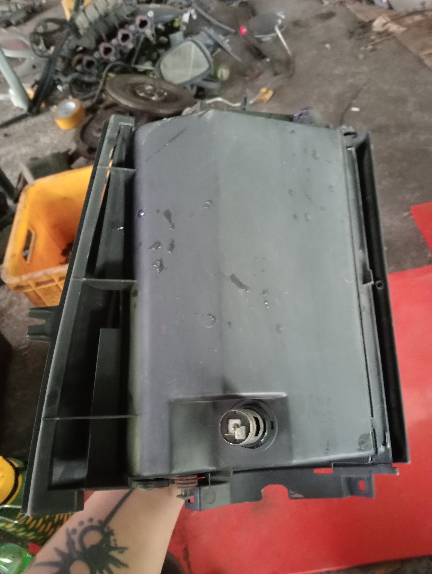 Nissan | X-Trail | Glove Box