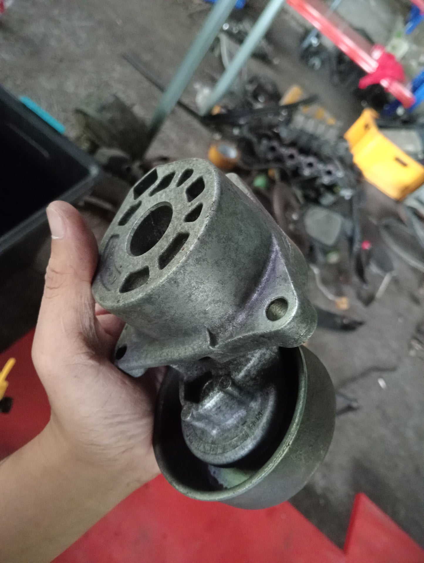 Nissan | X-Trail | Belt Tensioner