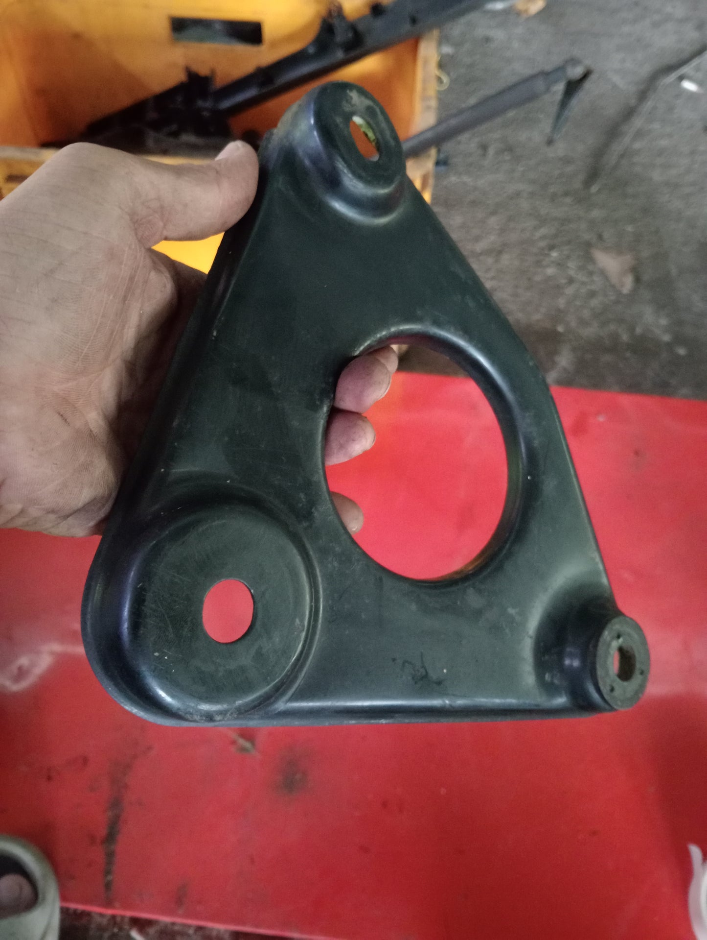 Nissan | X-Trail | Engine Mounting Bracket