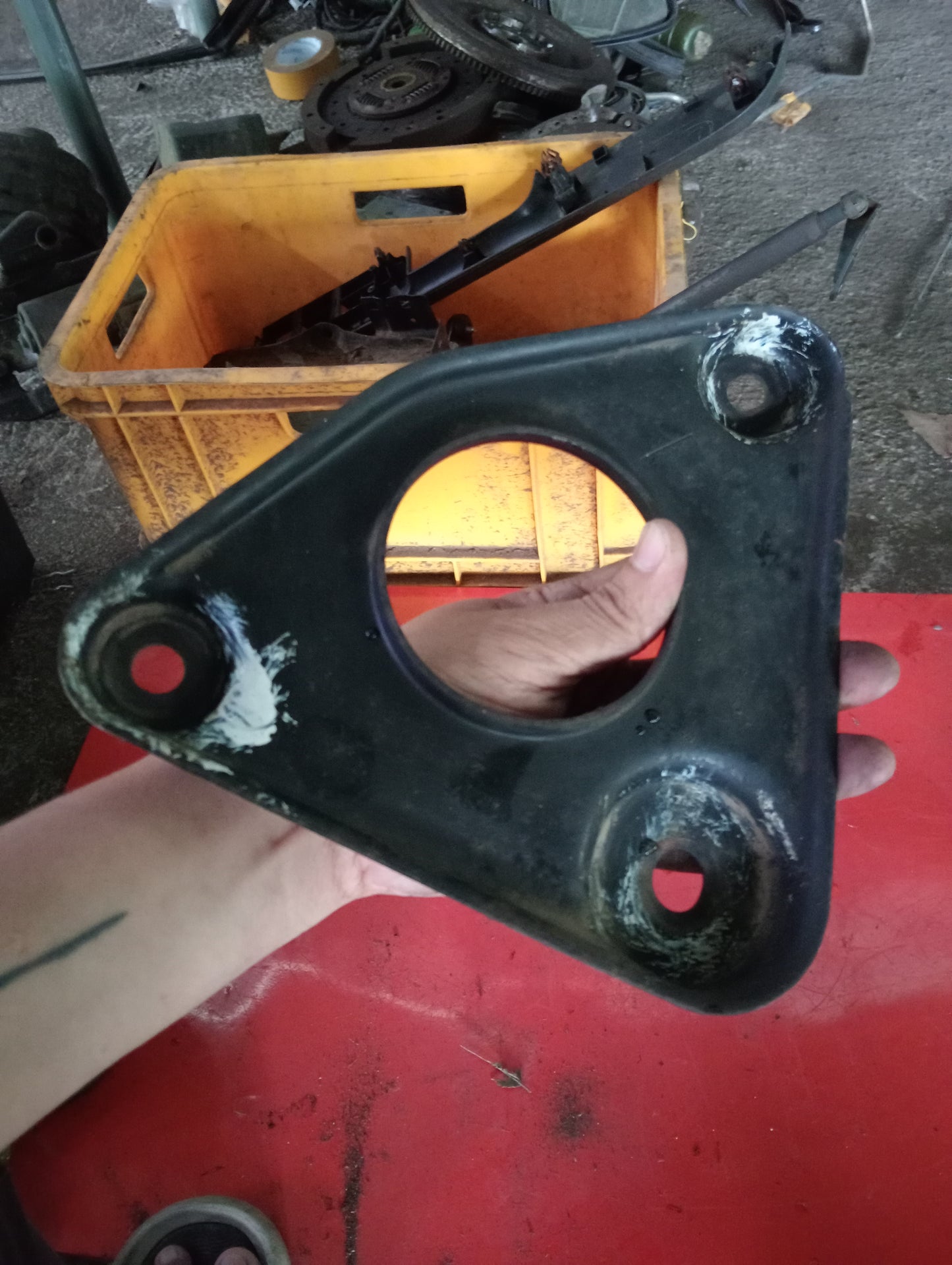 Nissan | X-Trail | Engine Mounting Bracket