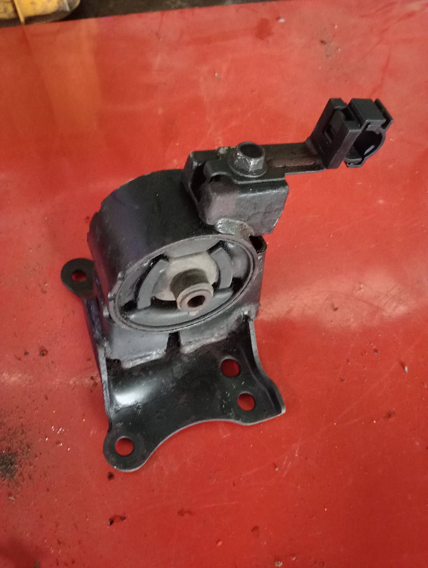 Nissan | X-Trail | Engine Support