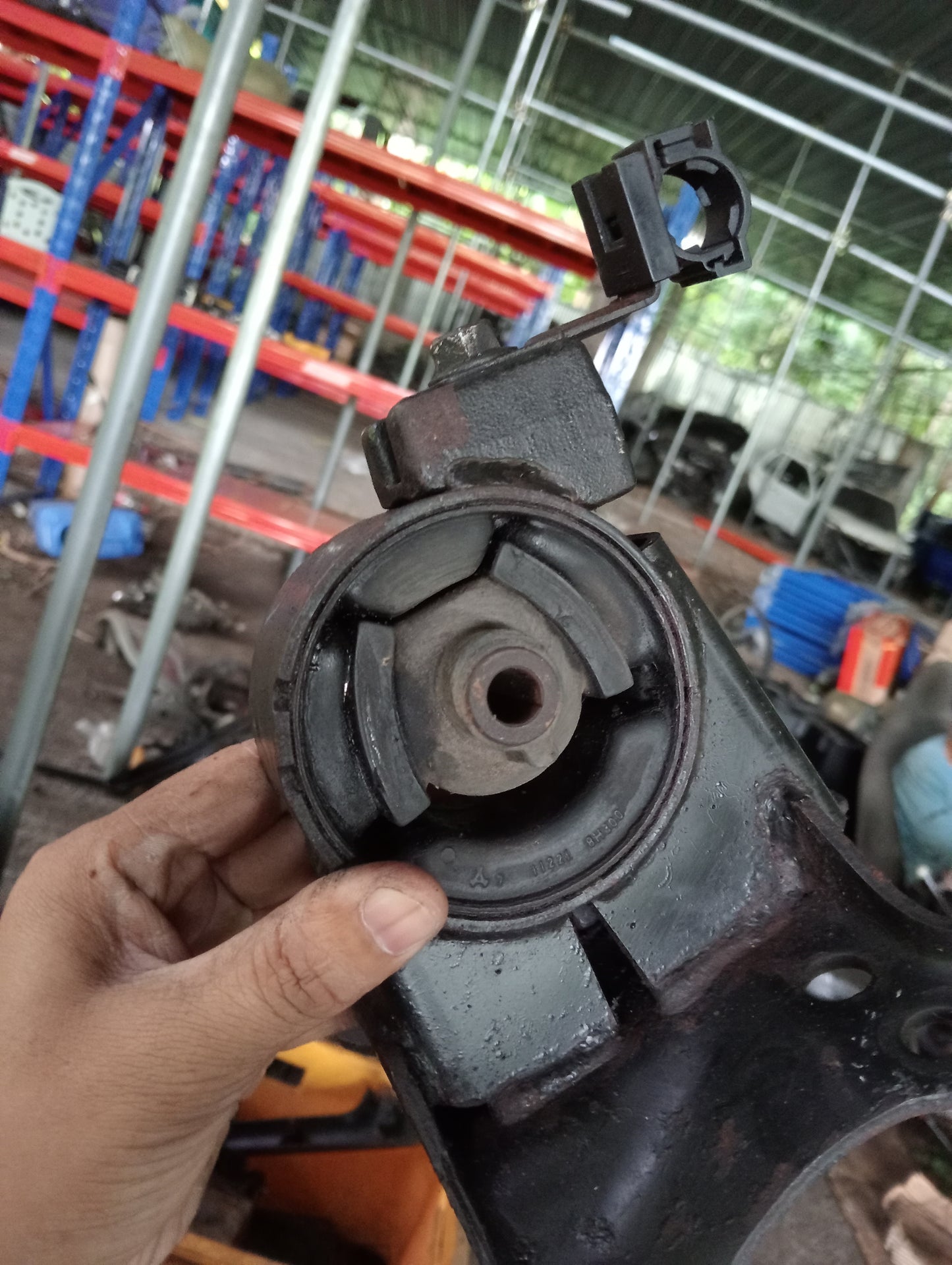 Nissan | X-Trail | Engine Support