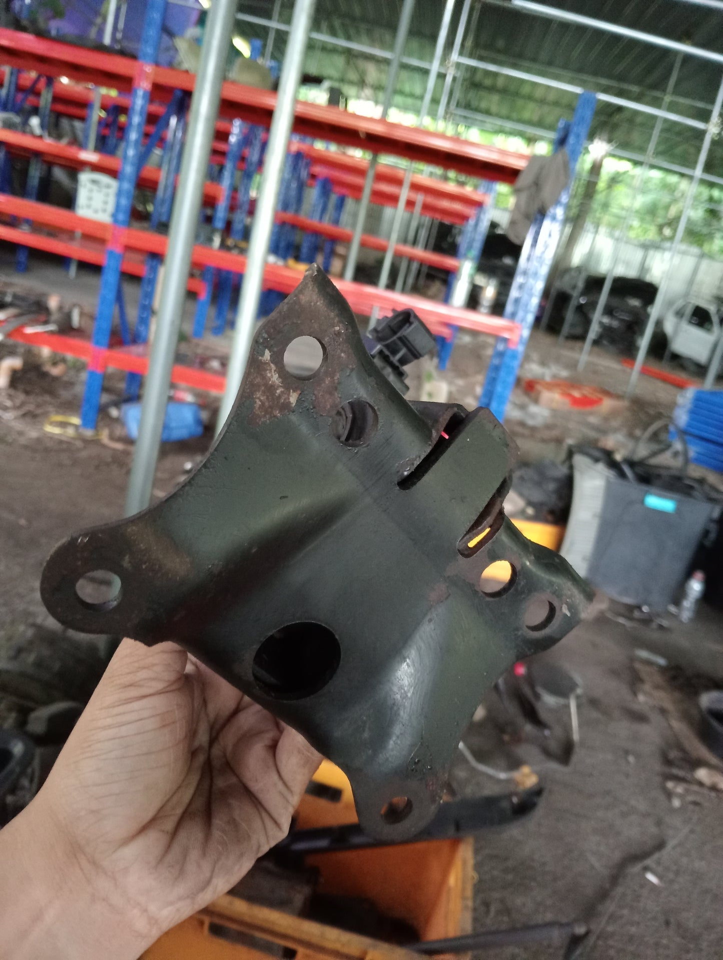 Nissan | X-Trail | Engine Support