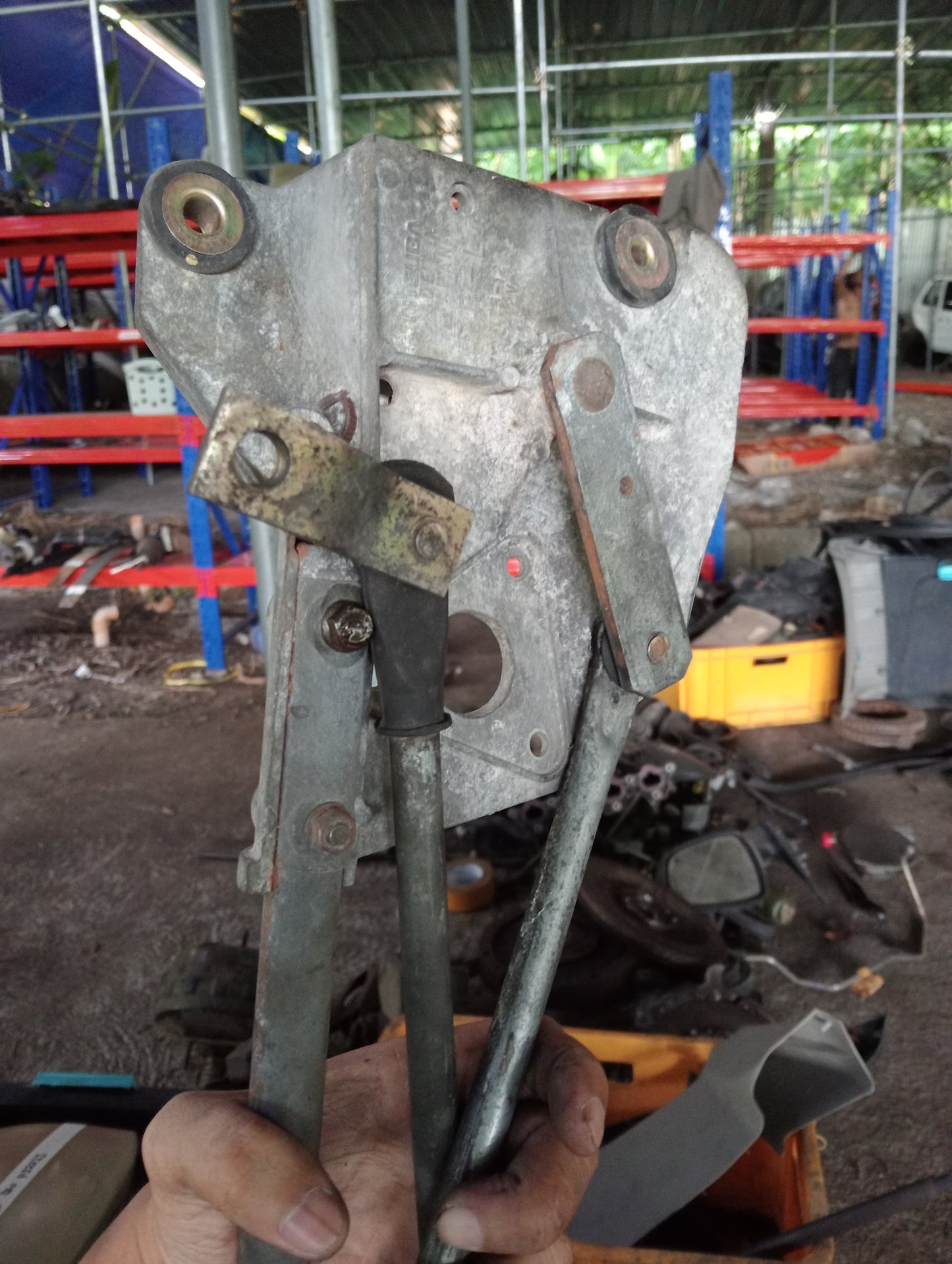 Nissan | X-Trail | Wiper Linkage