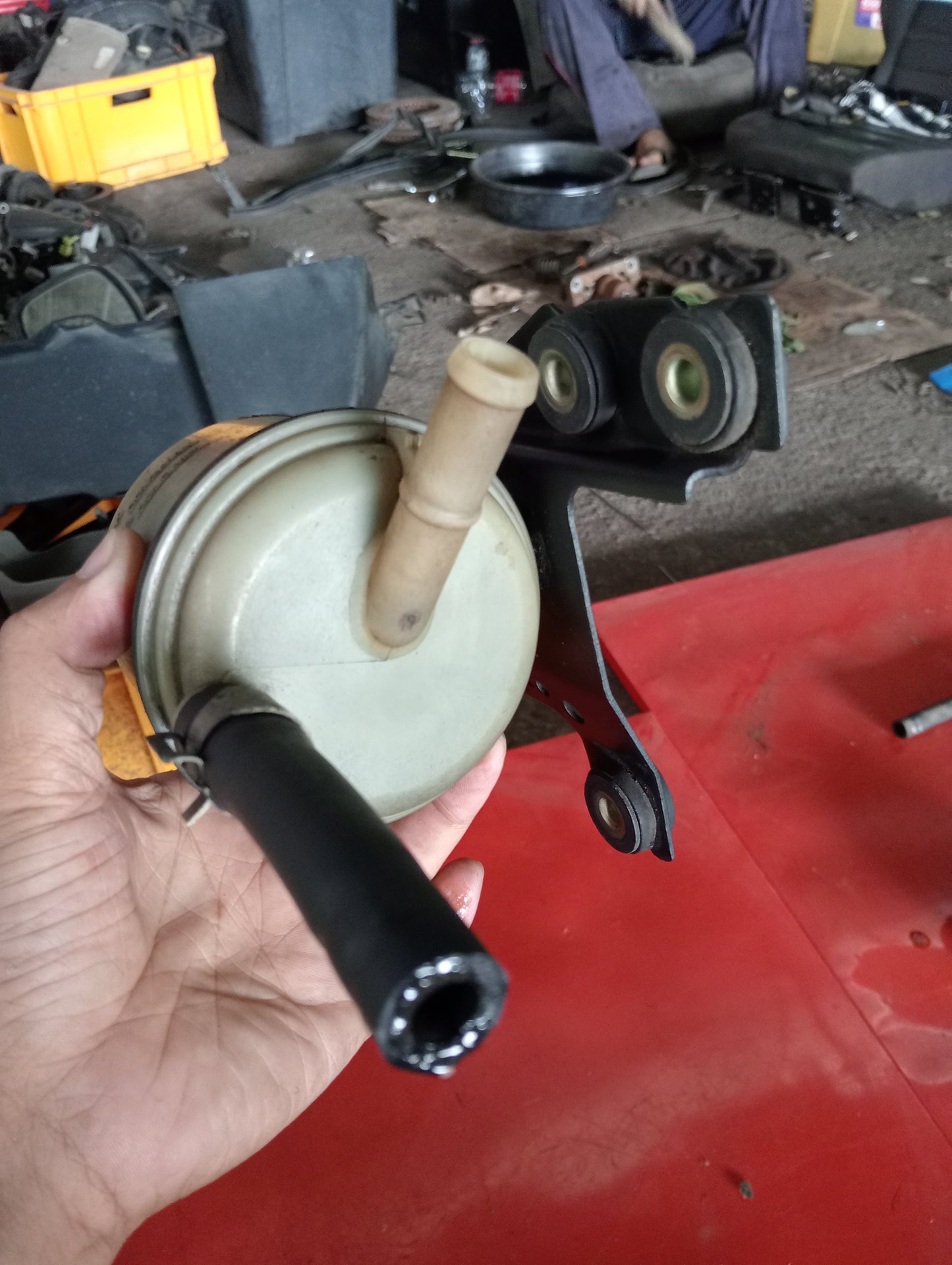 Nissan | X-Trail | Fluid Tank