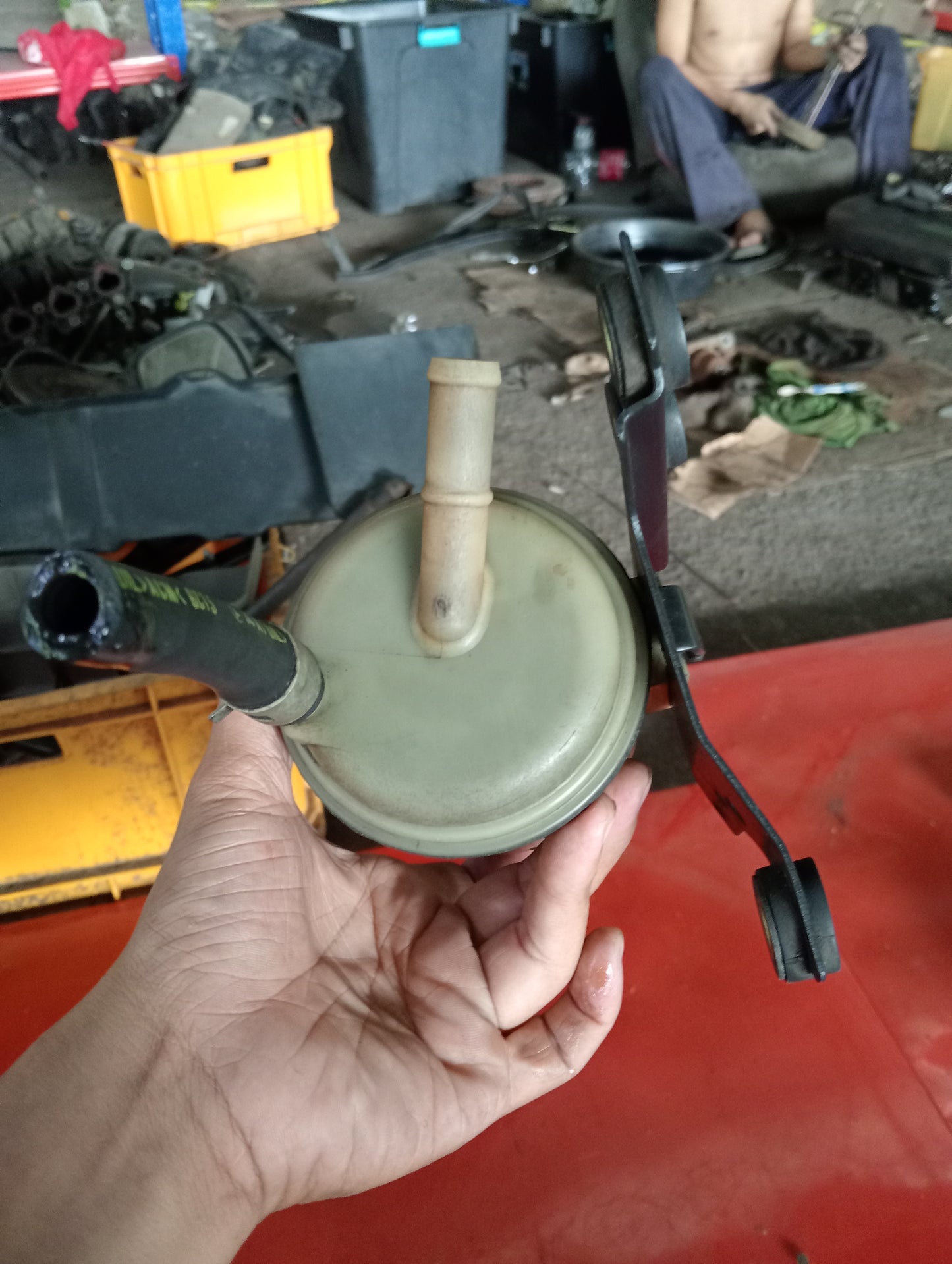 Nissan | X-Trail | Fluid Tank