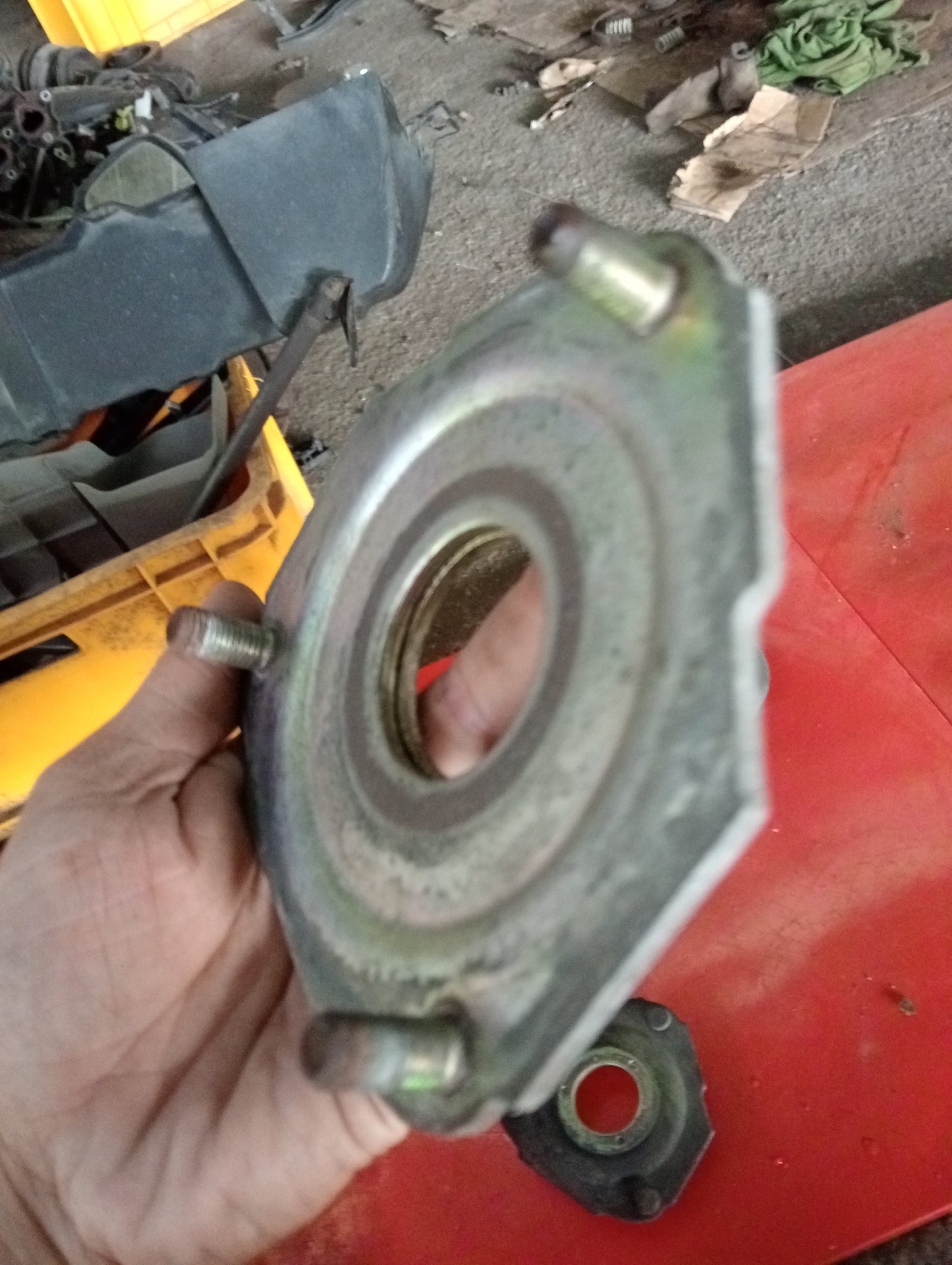 Nissan | X-Trail | Shocks Mounting