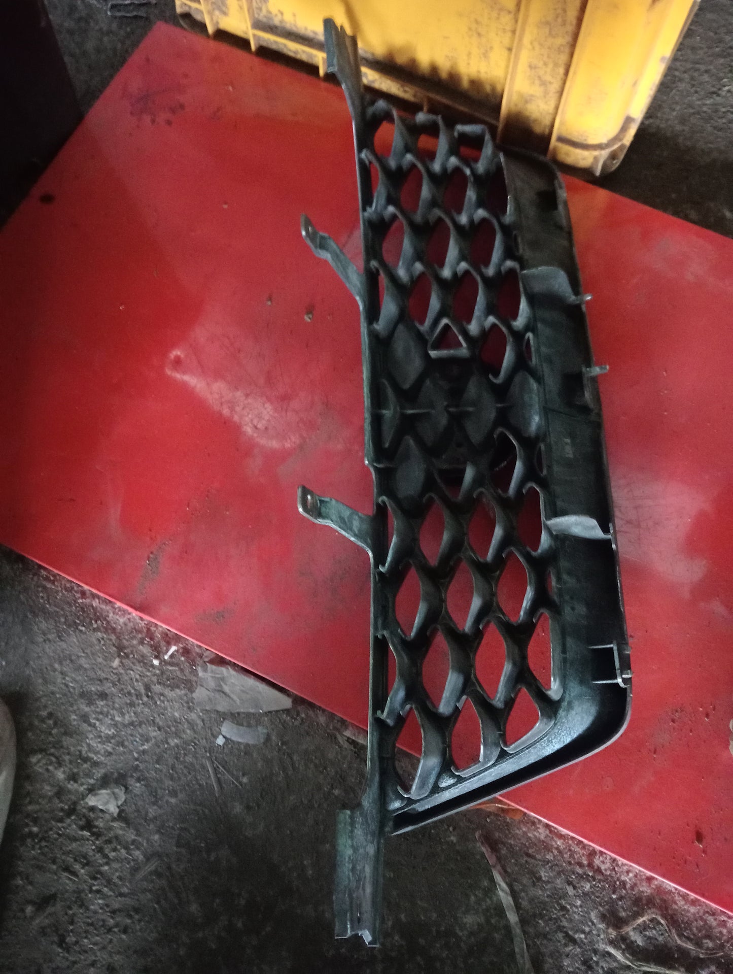 Nissan | X-Trail | Front Grill
