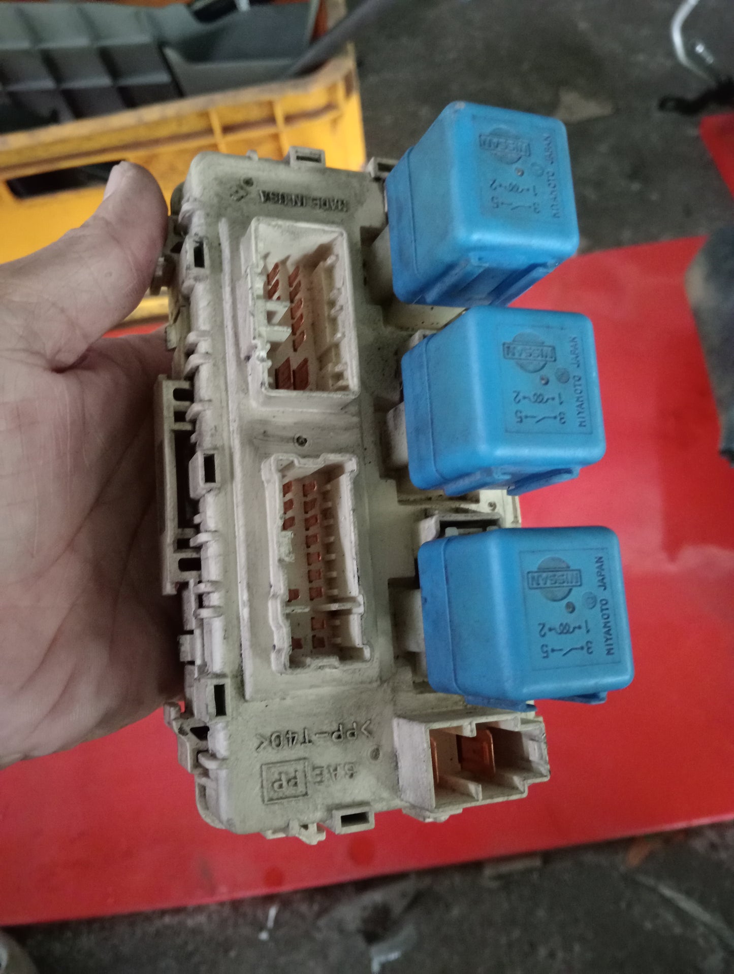 Nissan | X-Trail | Fuse Box Dashboard