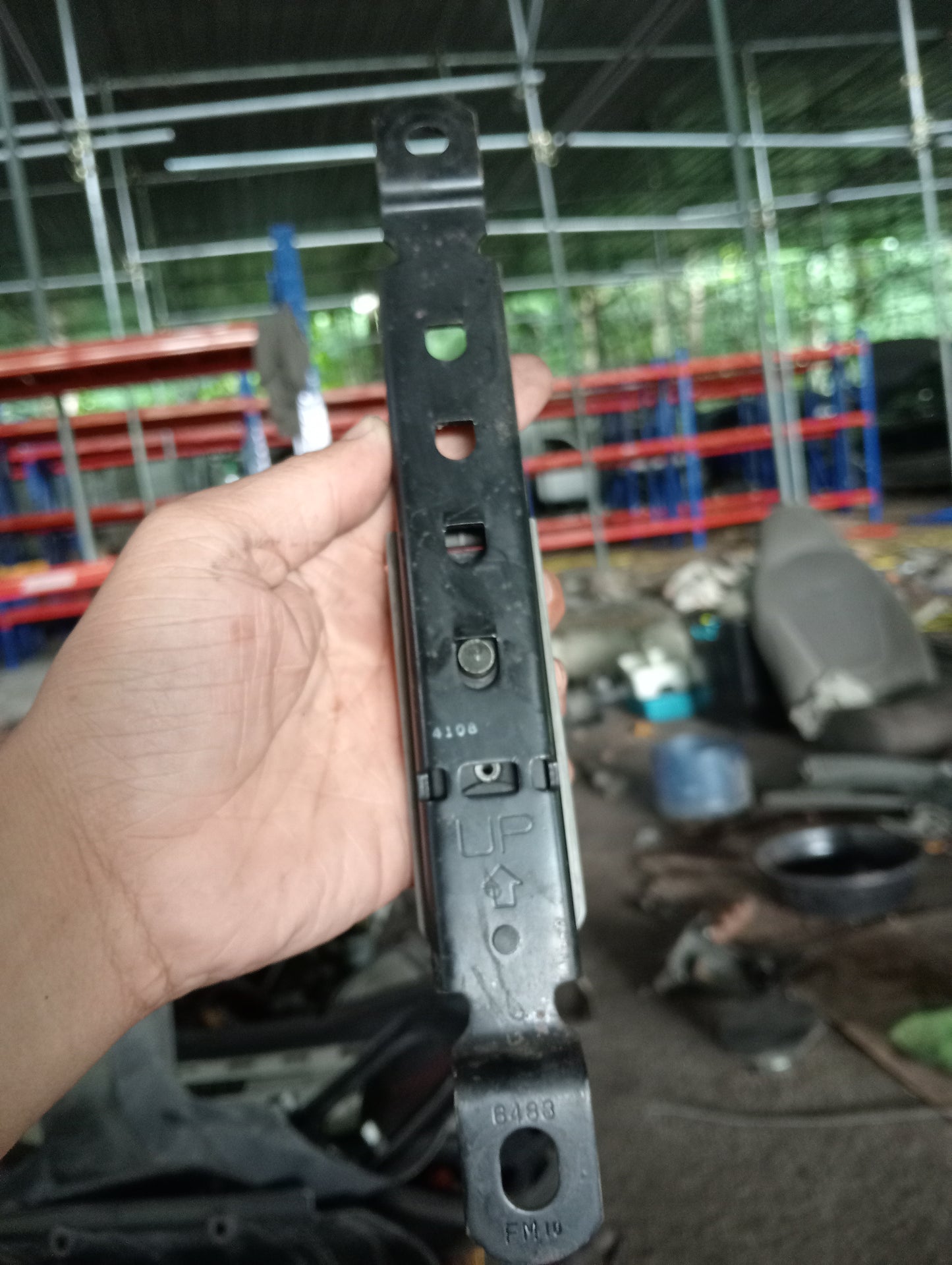 Nissan | X-Trail | Seat Belt Anchor Adjuster