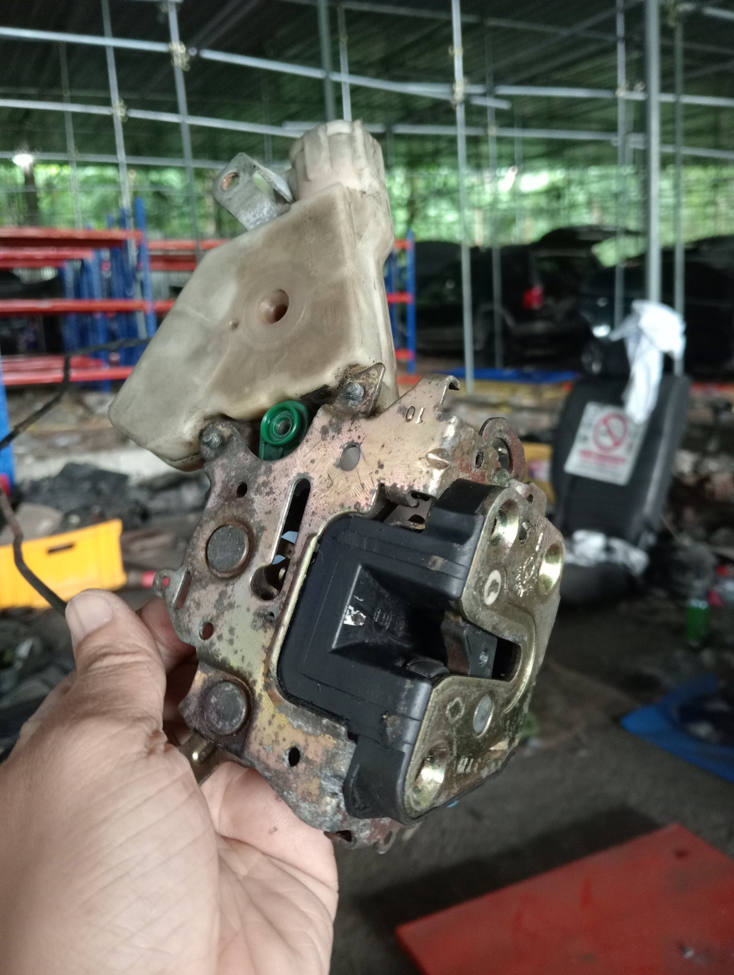 Nissan | X-Trail | Driver Side Door Lock Actuator