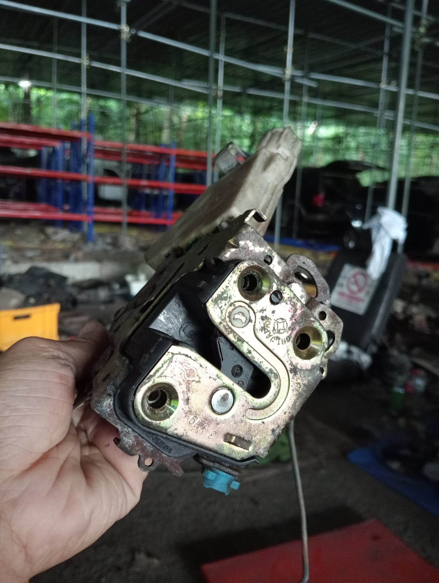 Nissan | X-Trail | Driver Side Door Lock Actuator