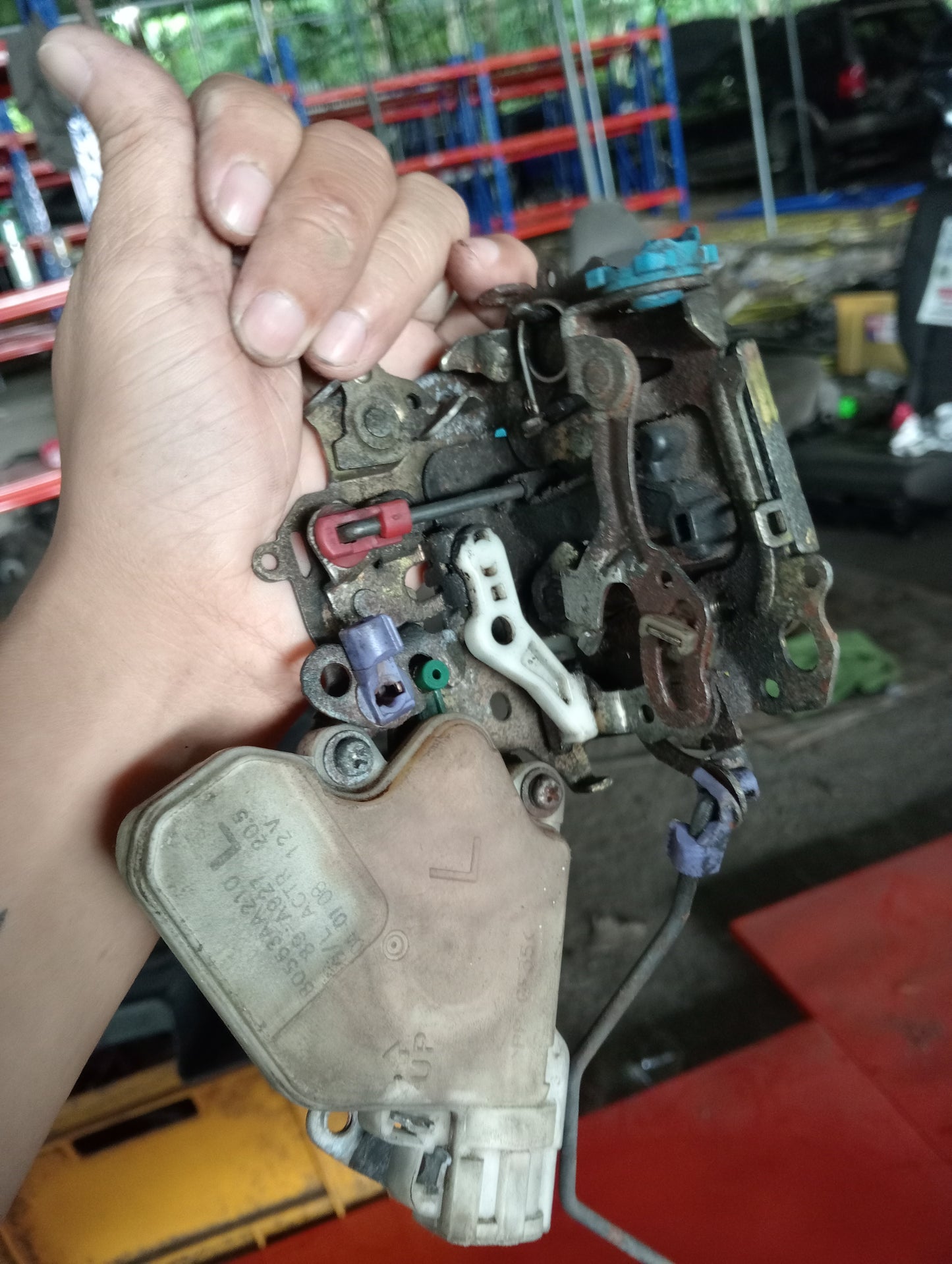 Nissan | X-Trail | Driver Side Door Lock Actuator