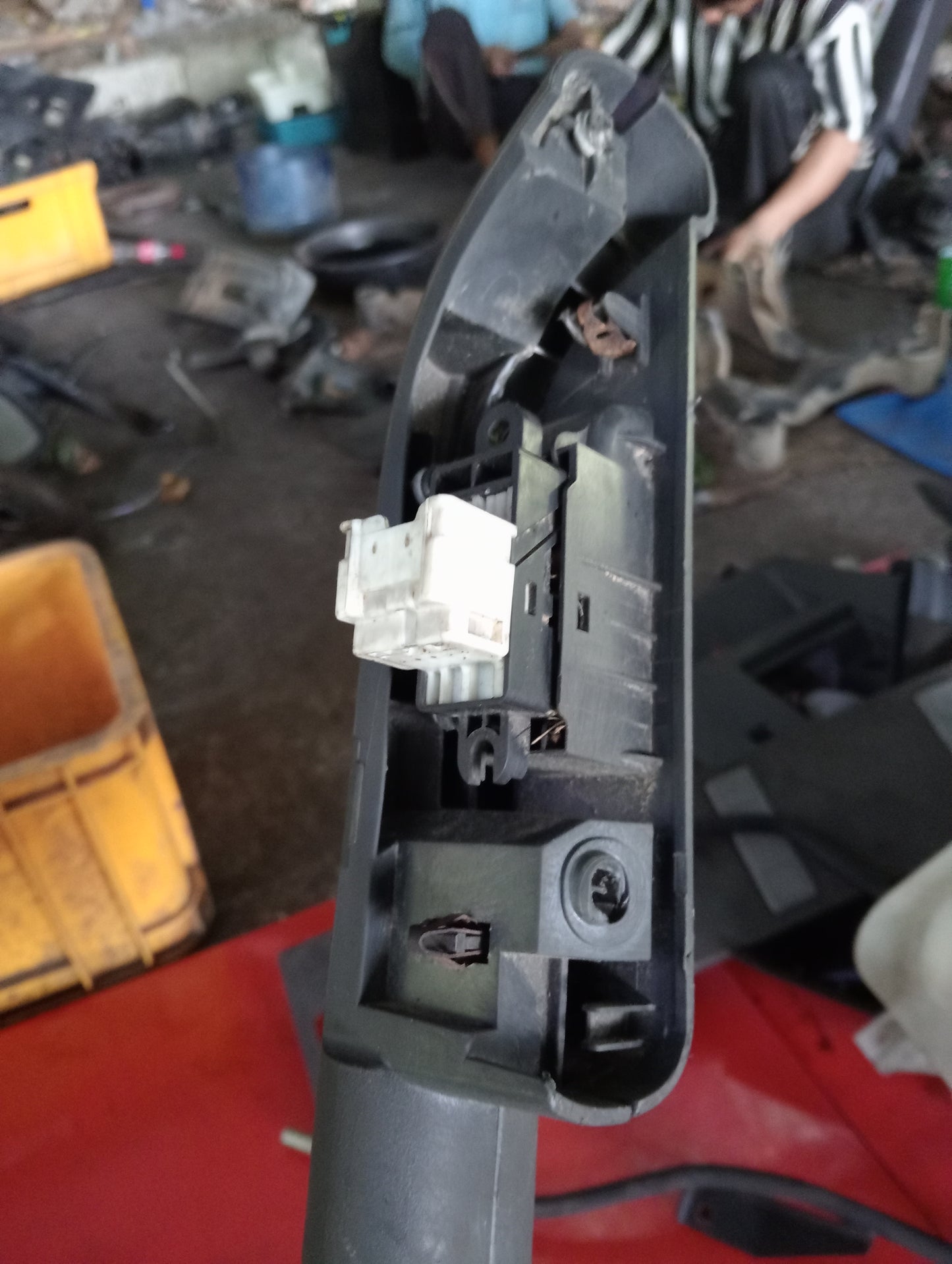 Nissan | X-Trail | Rear Driver Side Power Window Switch With Cover