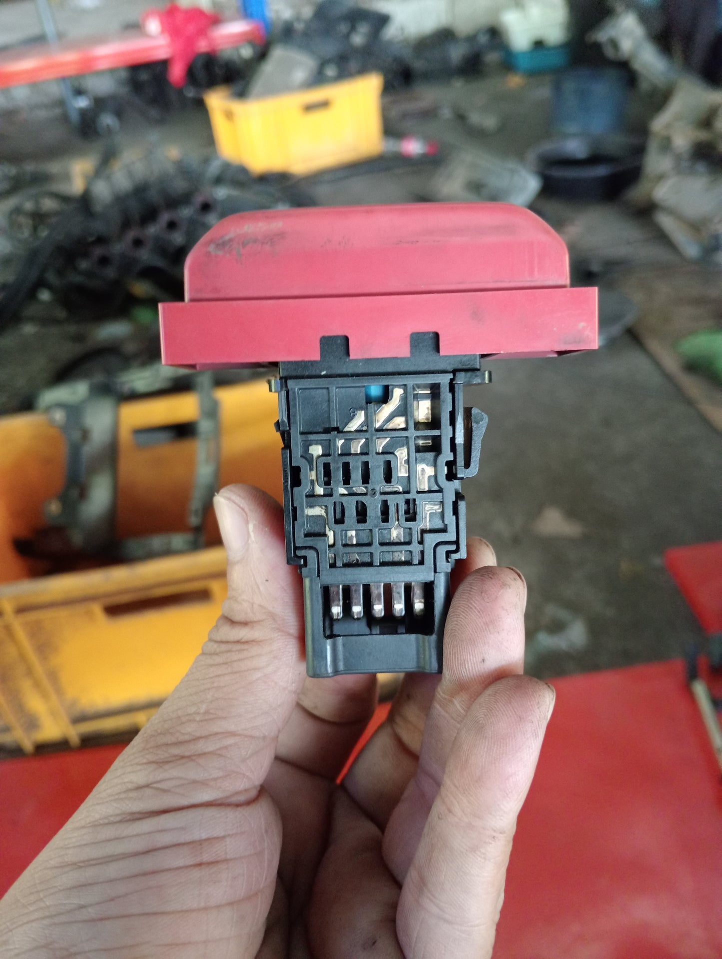 Nissan | X-Trail | Hazard Switch