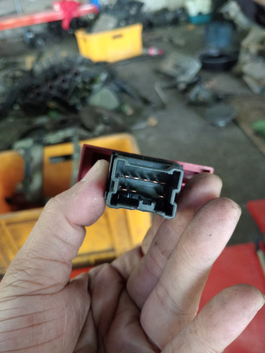 Nissan | X-Trail | Hazard Switch
