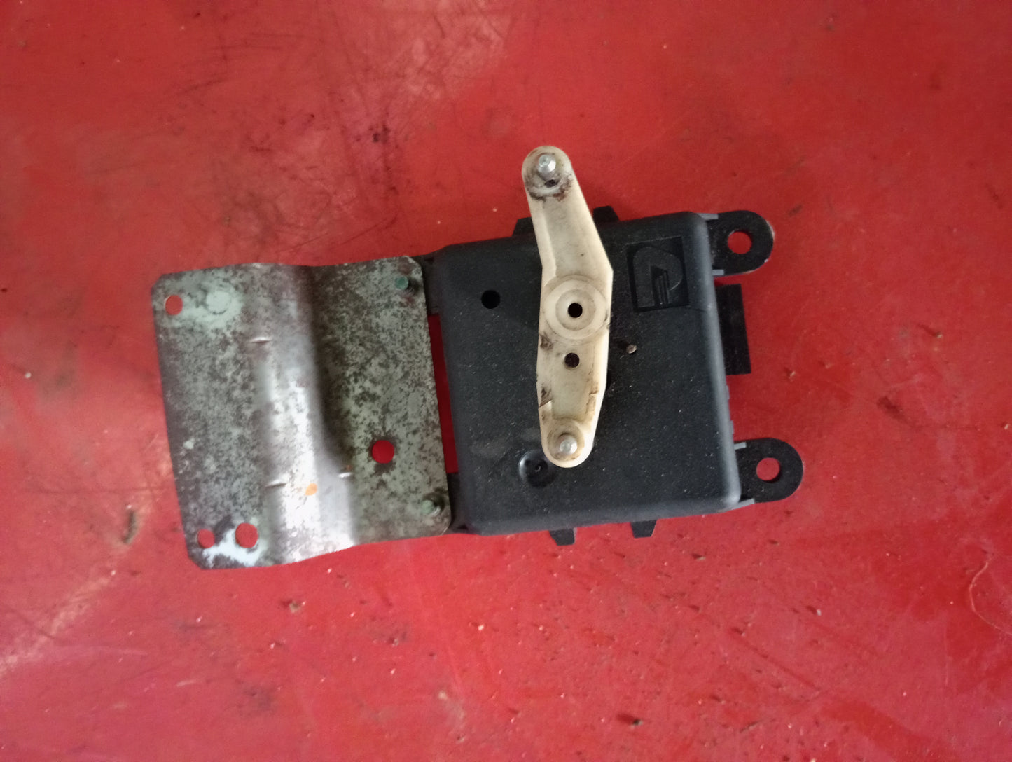 Nissan | X-Trail | Heather Actuator