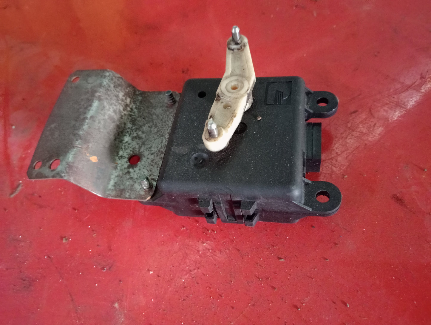 Nissan | X-Trail | Heather Actuator
