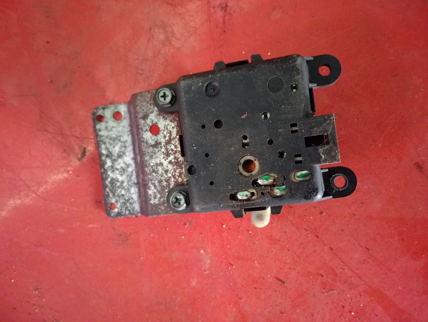 Nissan | X-Trail | Heather Actuator