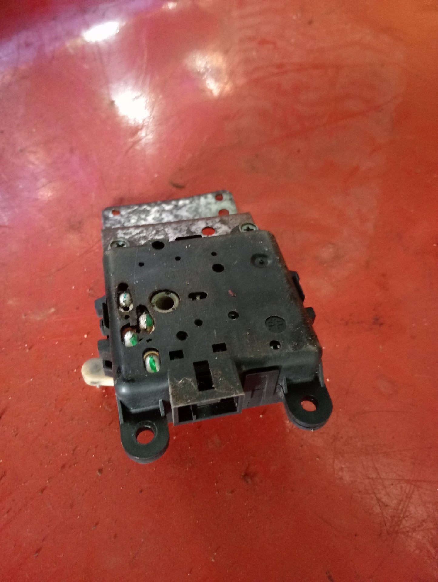 Nissan | X-Trail | Heather Actuator