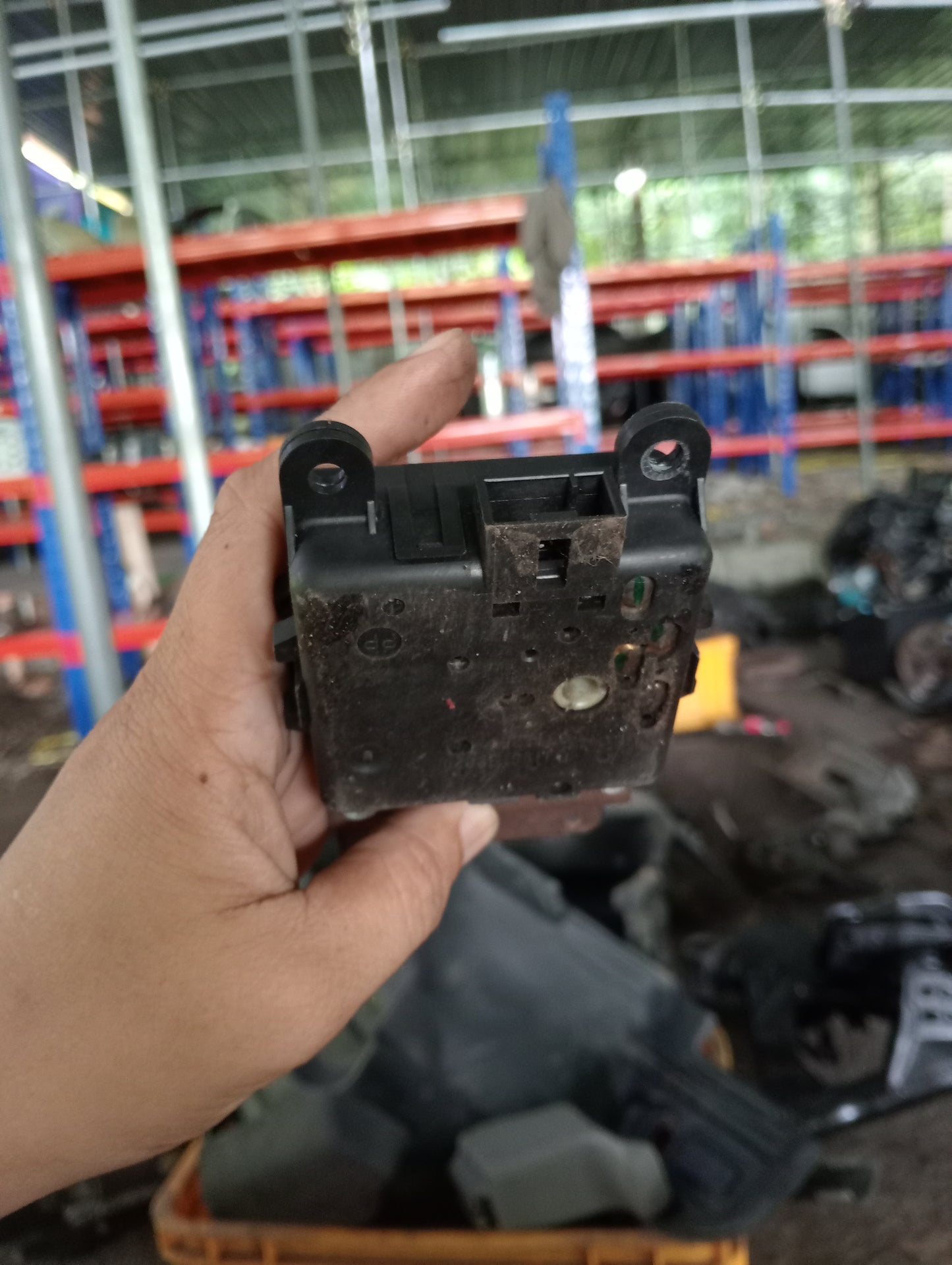 Nissan | X-Trail | Heather Actuator