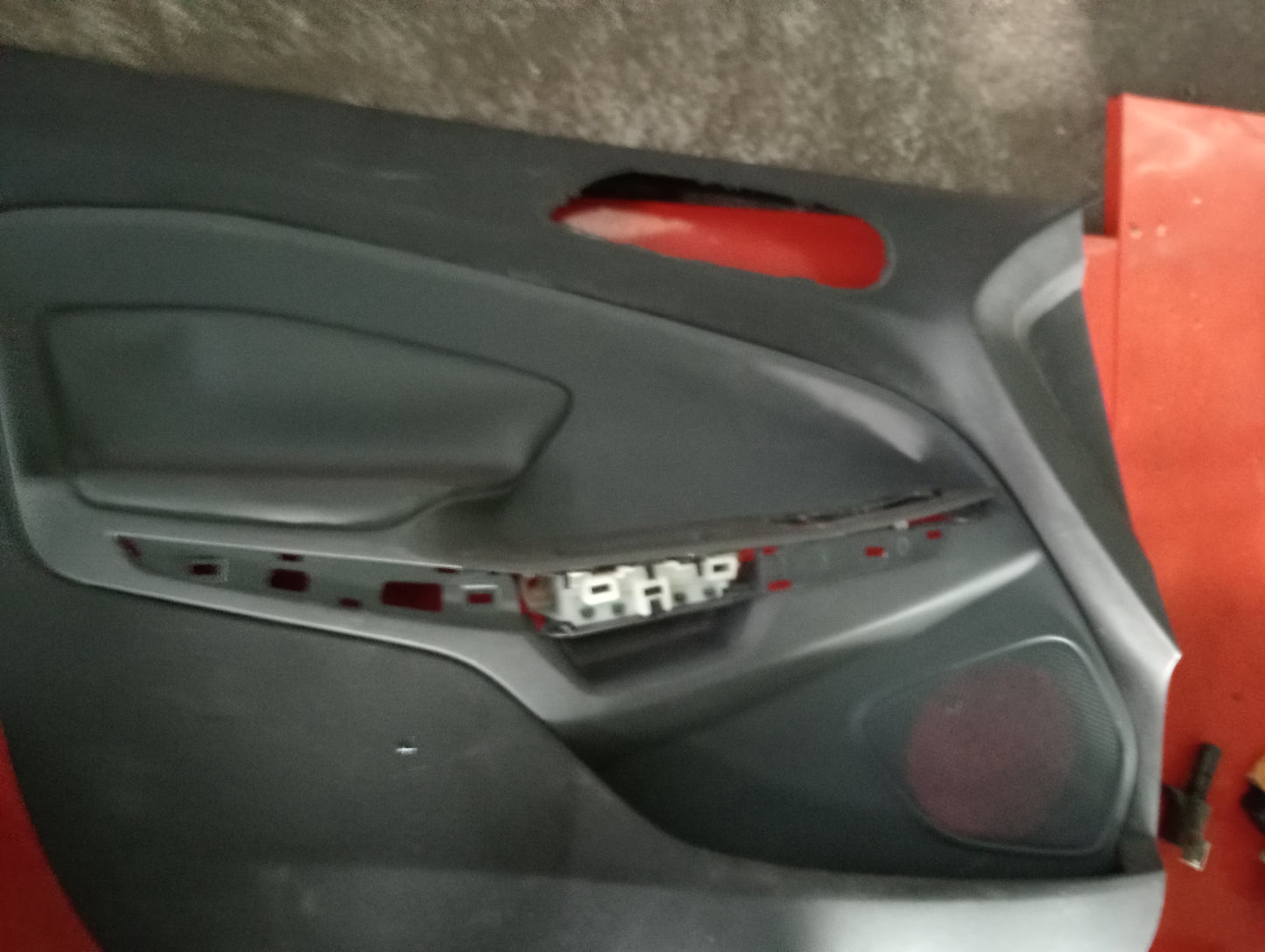 Ford Ecosport | Titanium | Front Driver Side Door Sidings