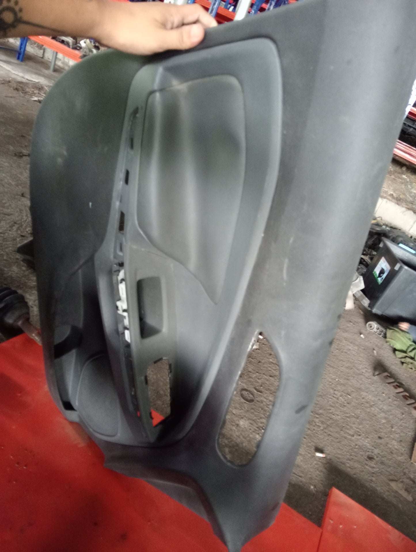 Ford Ecosport | Titanium | Front Driver Side Door Sidings