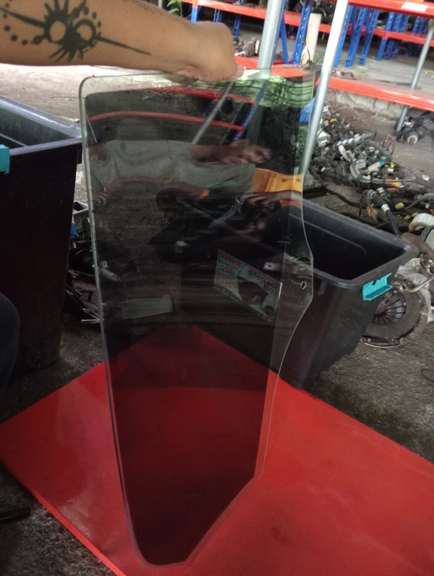 Ford Ecosport | Titanium | Window Glass Rear Driver Side