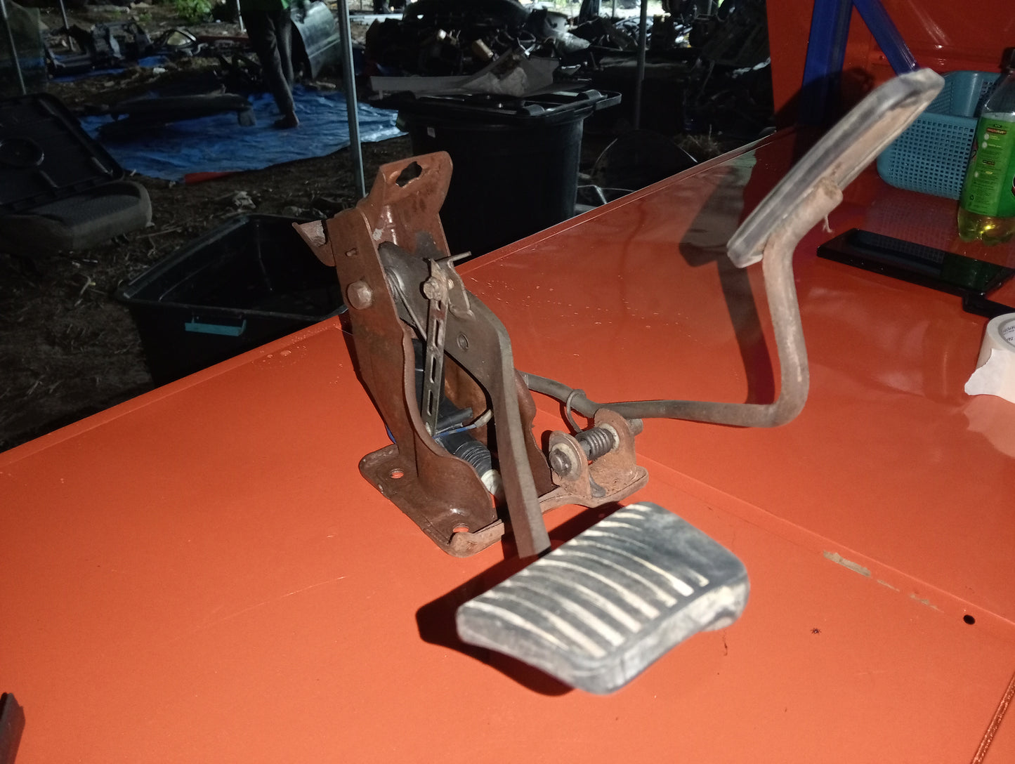 Chevrolet | Aveo | Accelerator & Brake Pedal Assembly