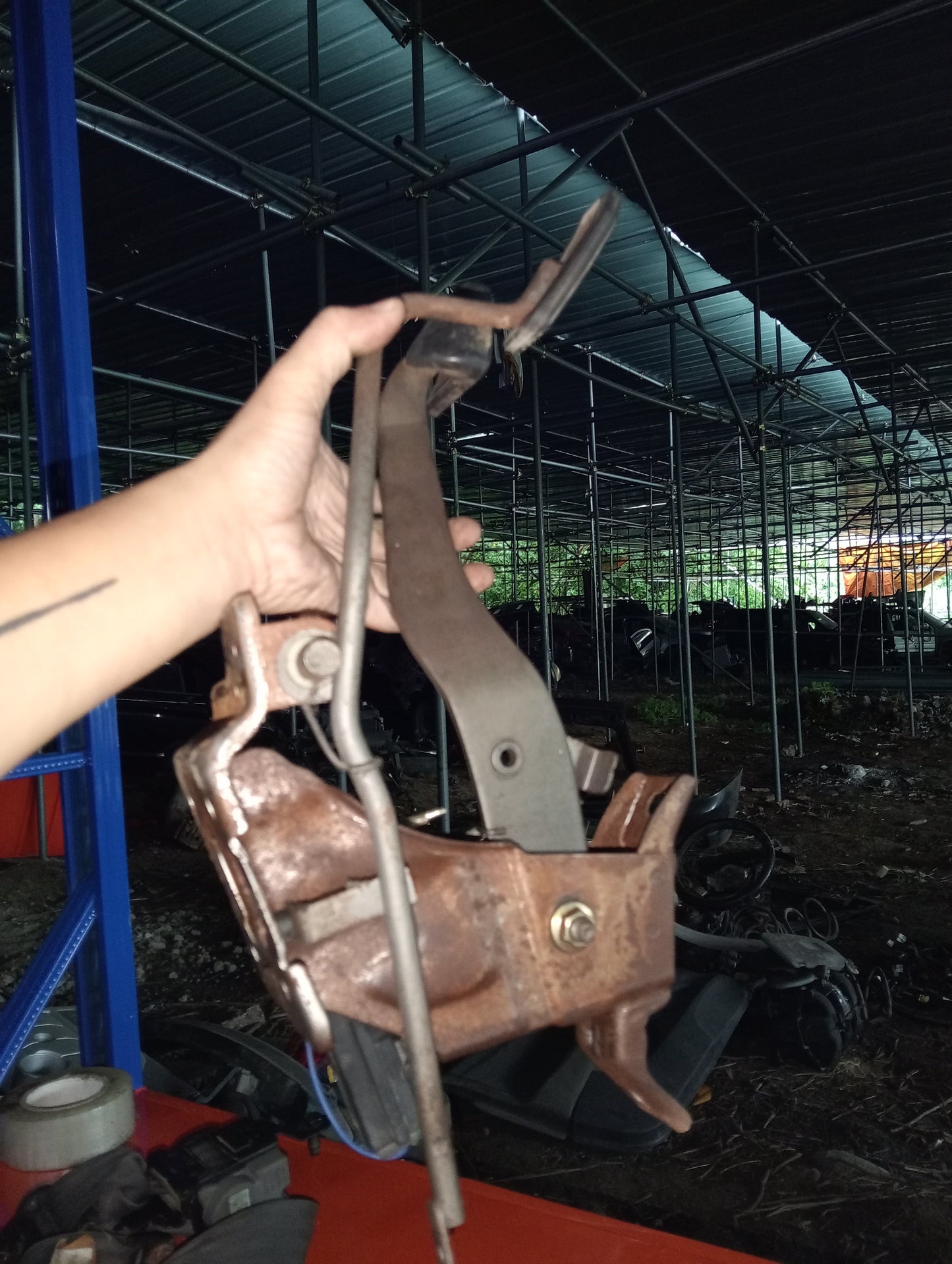 Chevrolet | Aveo | Accelerator & Brake Pedal Assembly