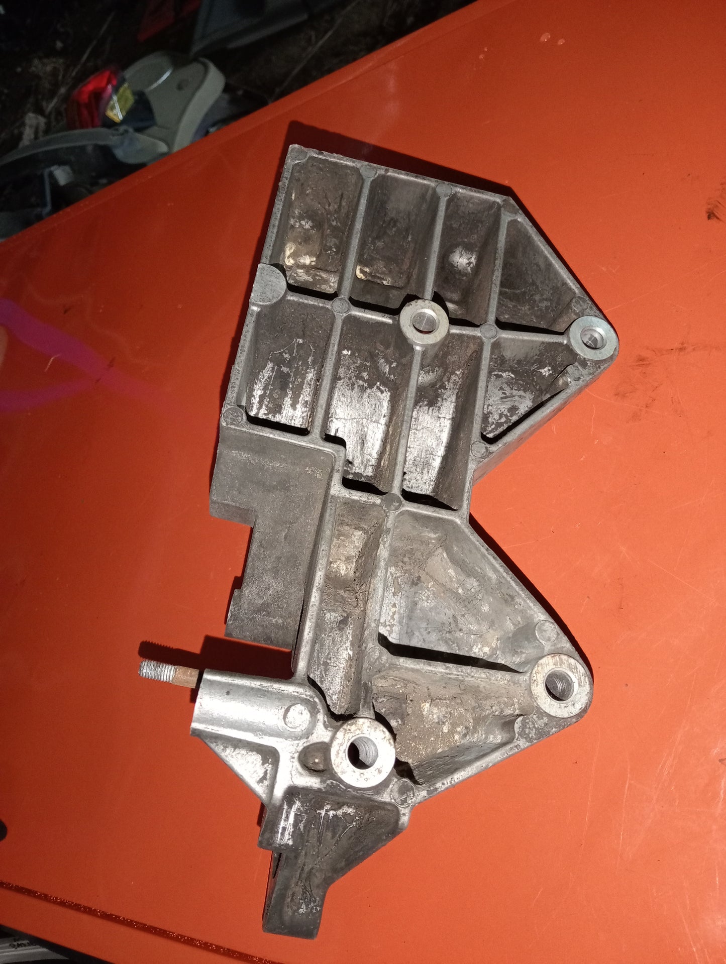 Chevrolet | Aveo | Alternator Bracket