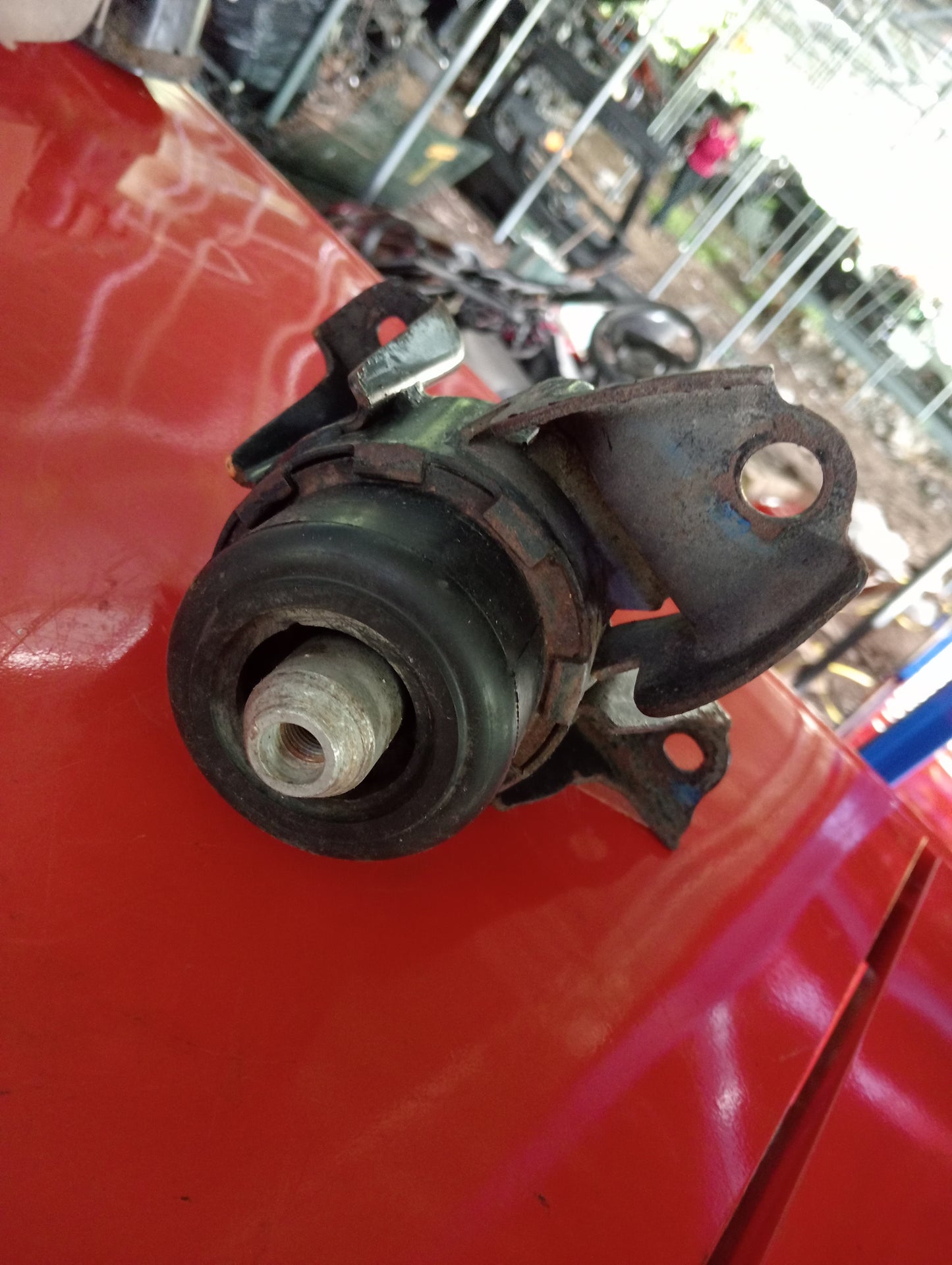 Ford Explorer | Eddie Bauer | Engine Support