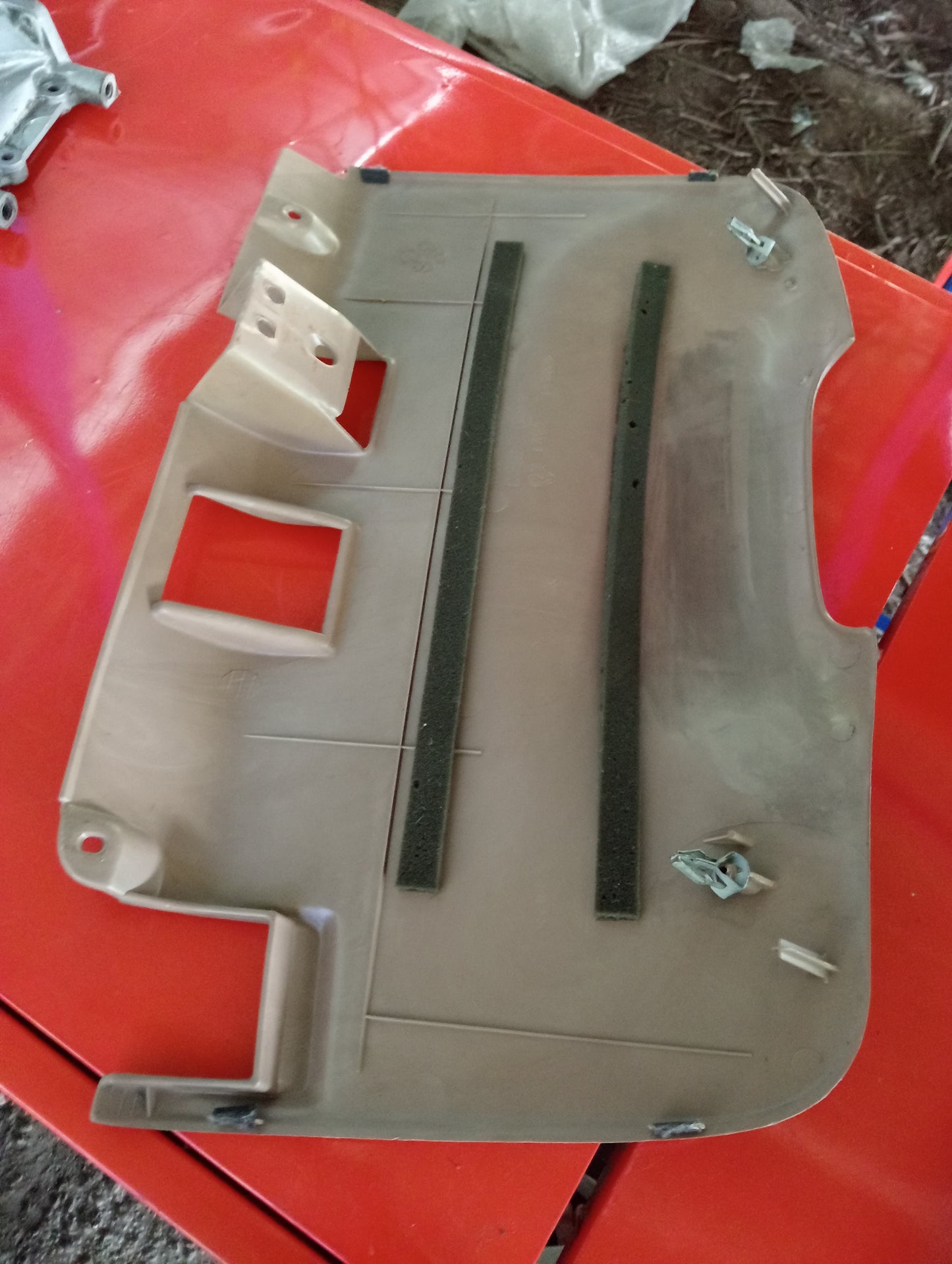 Ford Explorer | Eddie Bauer | Lower Steering Cover