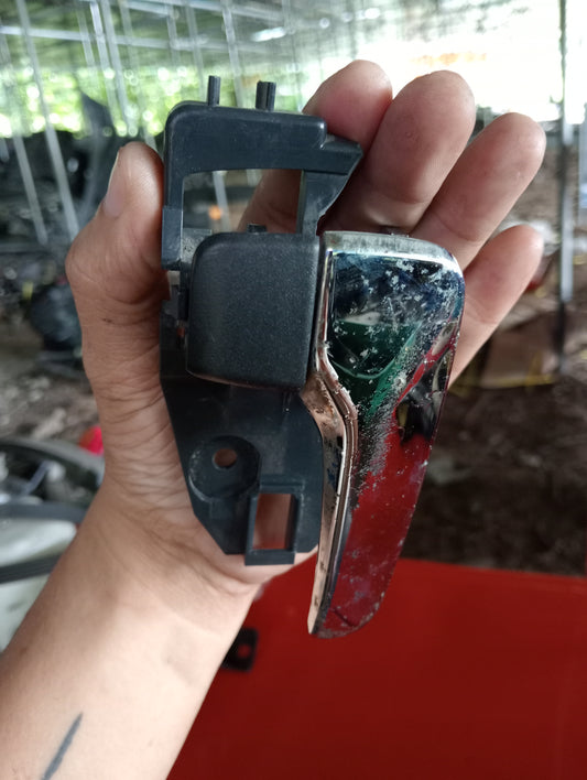 Mitsubishi | Cedia | Front Passenger Side Inner Door Handle