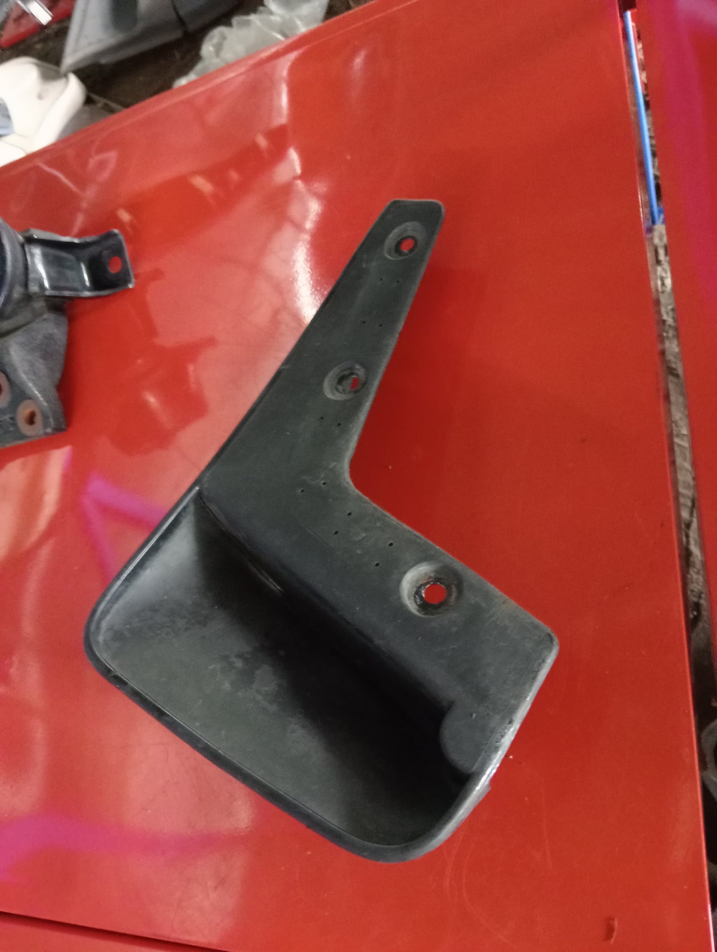 Mitsubishi | Cedia | Passenger Side Mud Guard