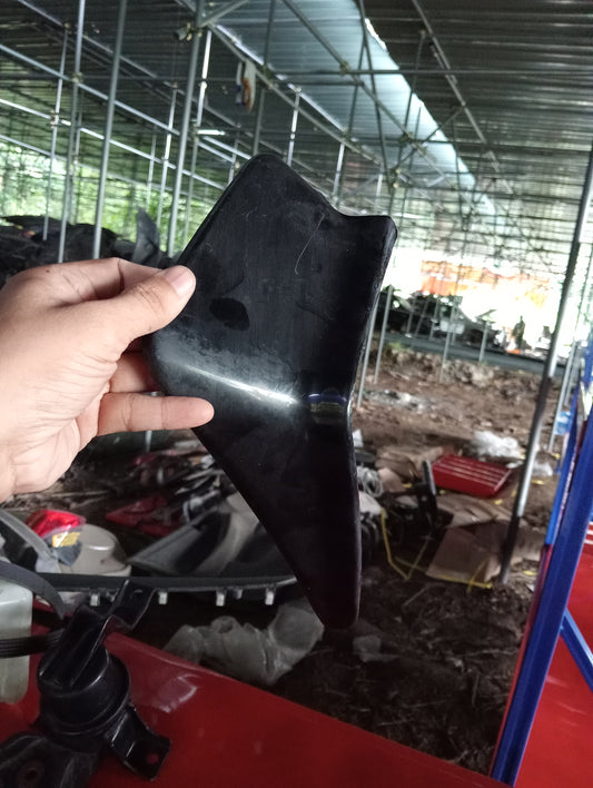 Mitsubishi | Cedia | Passenger Side Mud Guard