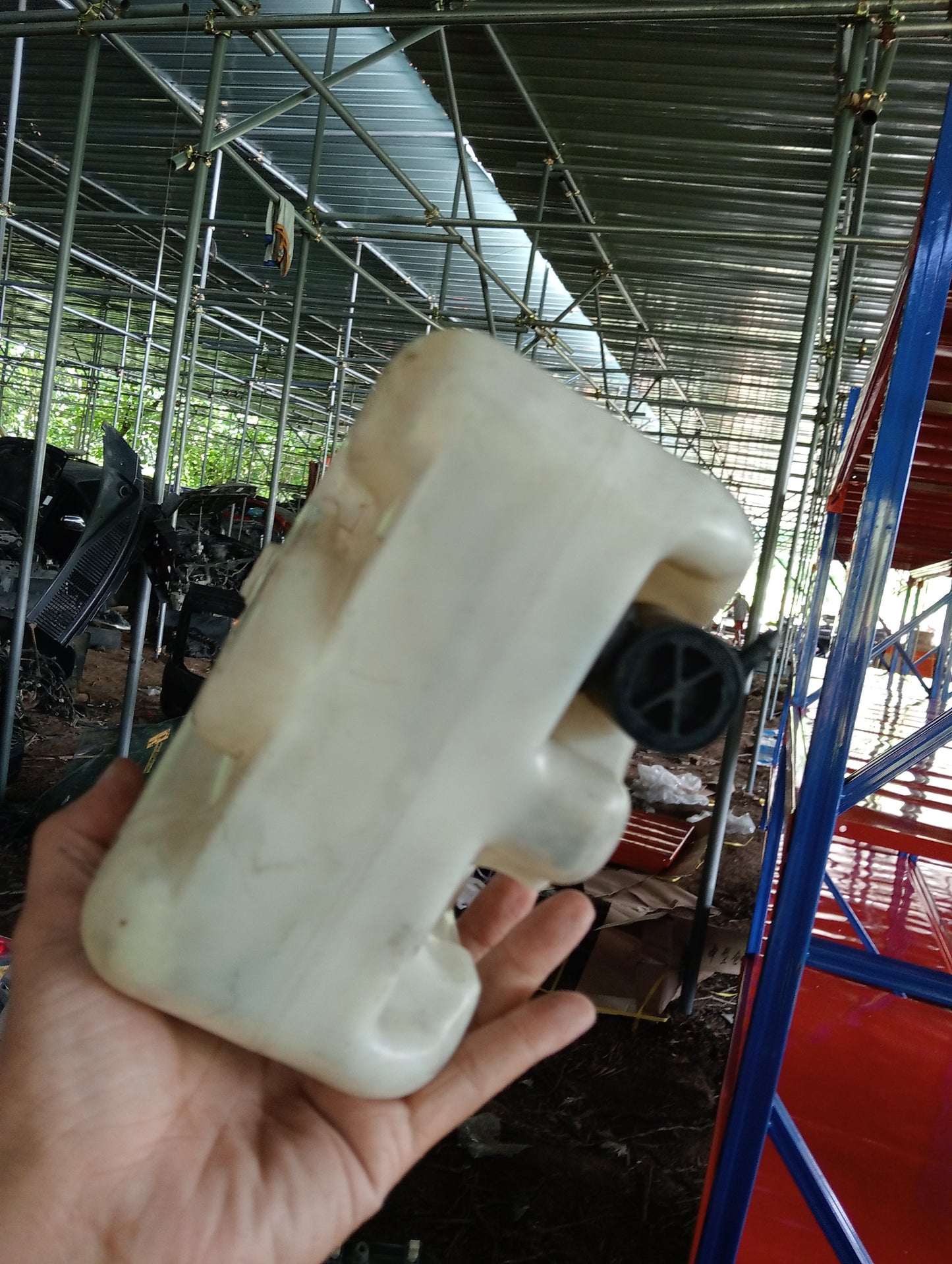 Mitsubishi | Cedia | Washer Tank With Motor (No Cap)