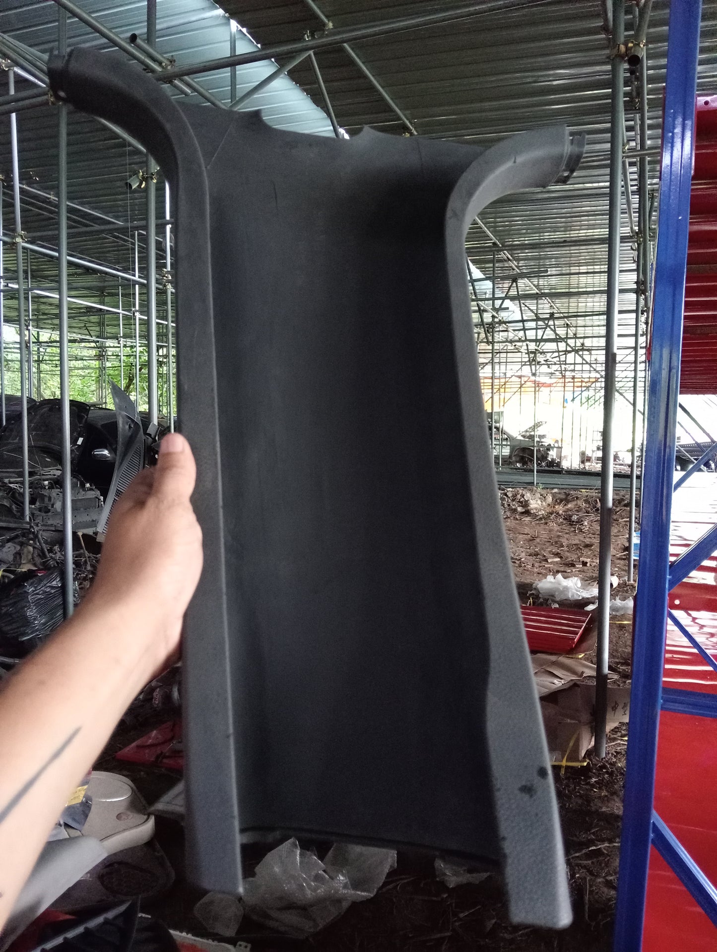 Mitsubishi | Cedia | Lower Center Pillar Passenger Side