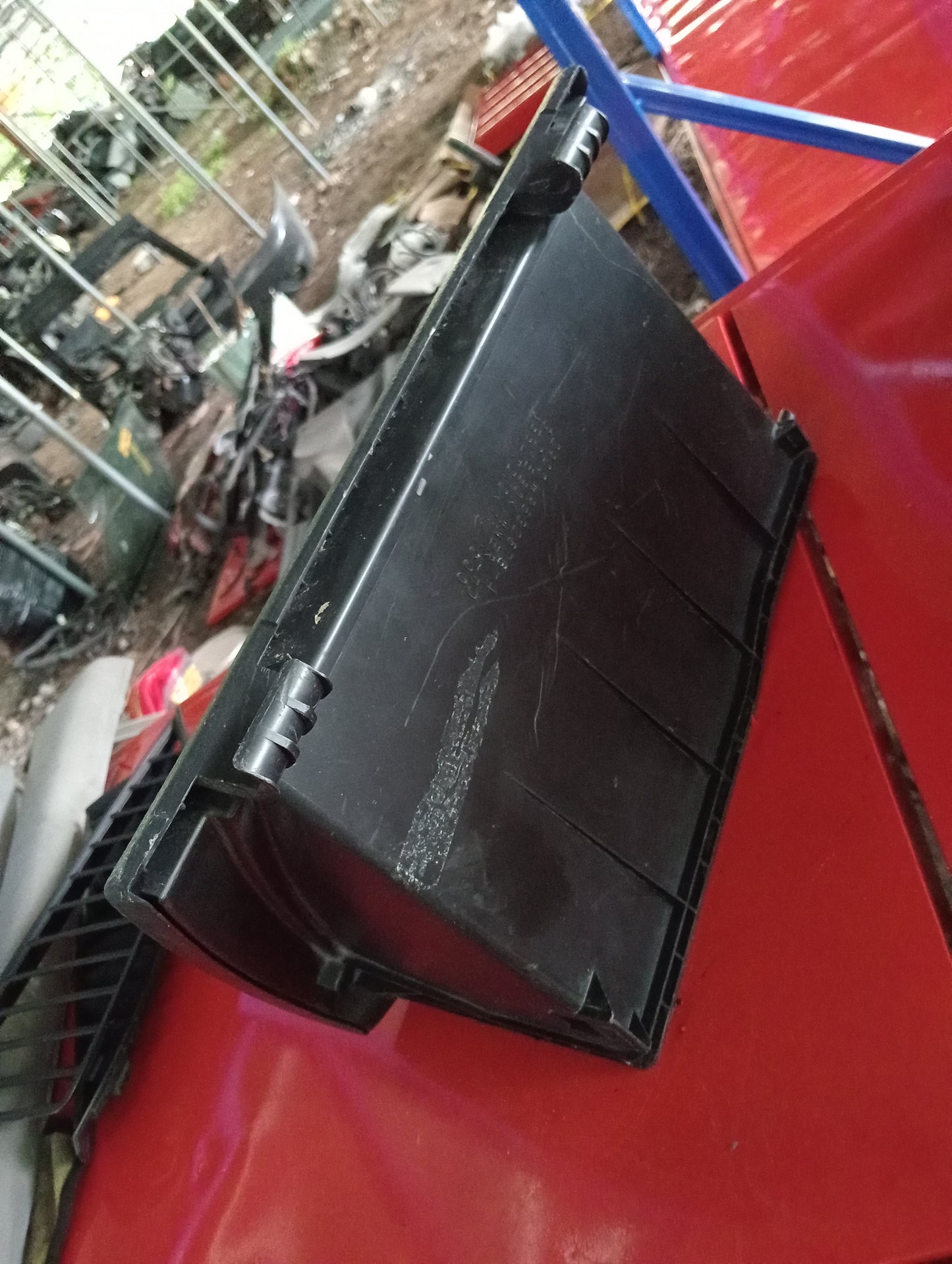 Mitsubishi | Cedia | Glove Box