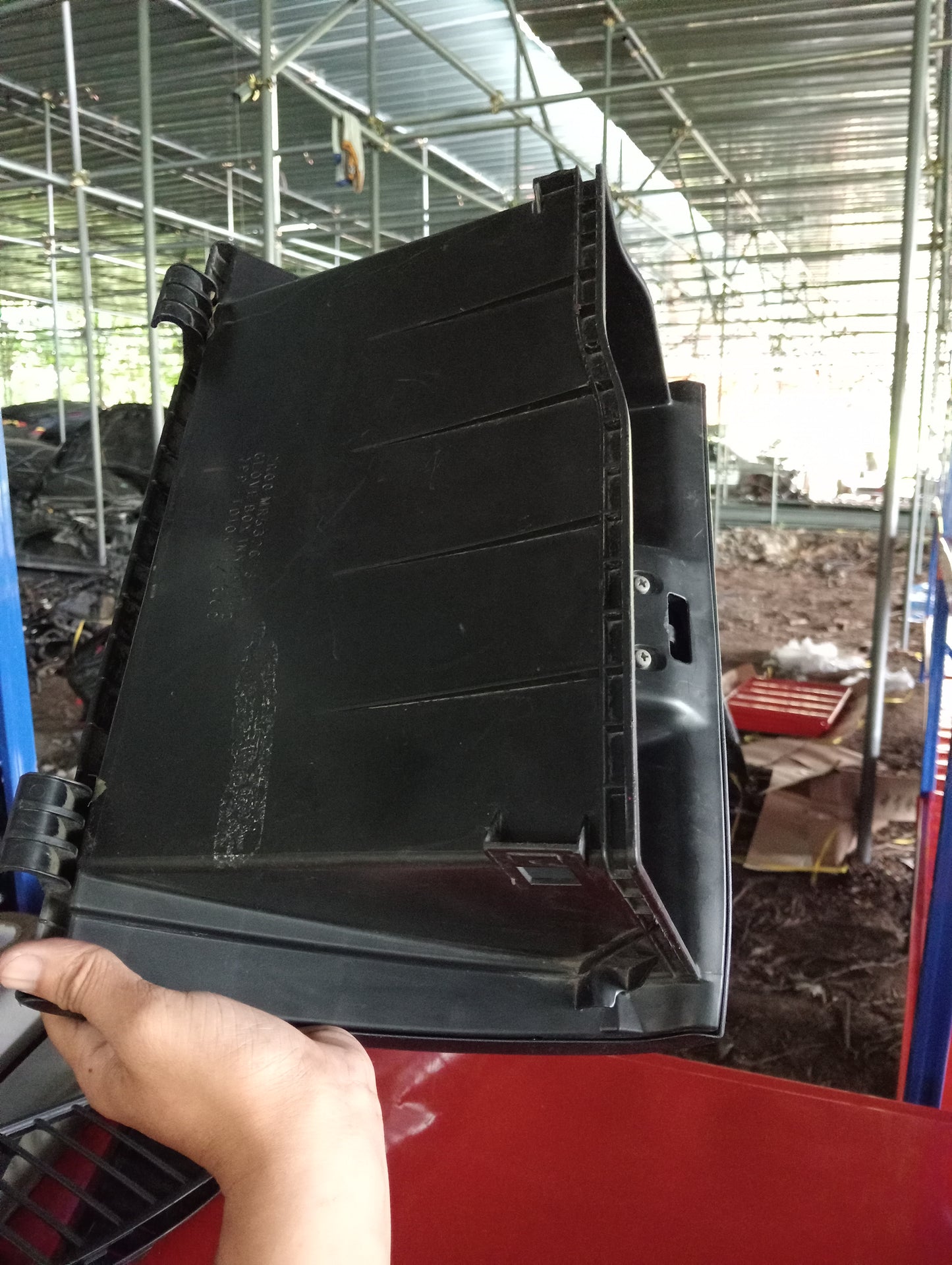 Mitsubishi | Cedia | Glove Box