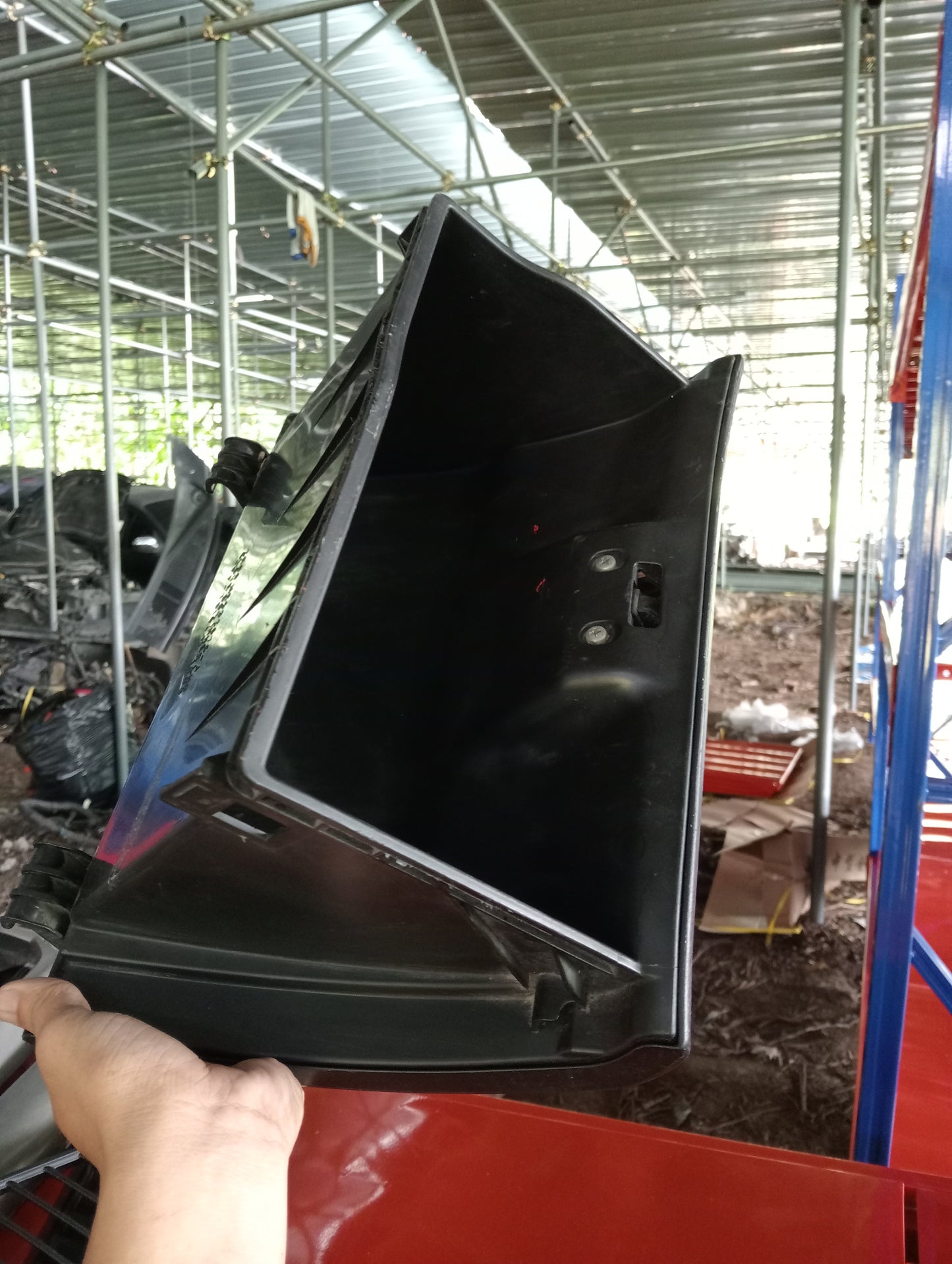 Mitsubishi | Cedia | Glove Box