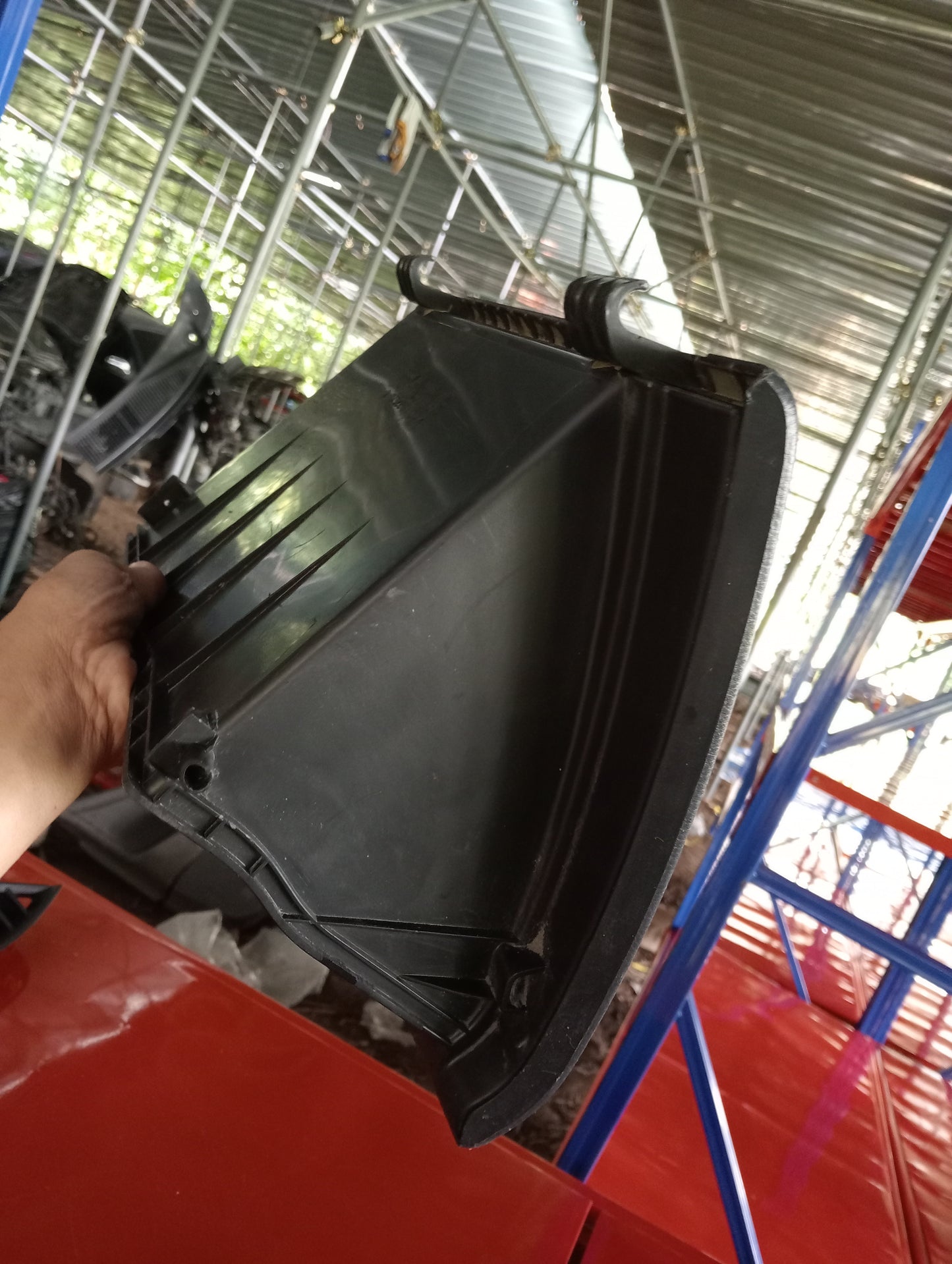 Mitsubishi | Cedia | Glove Box