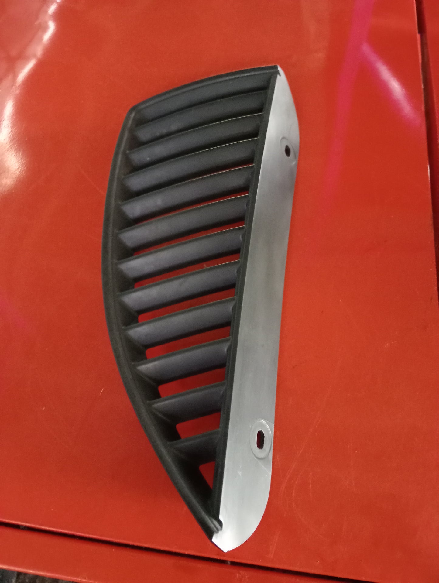 Mitsubishi | Cedia | Inner Grill