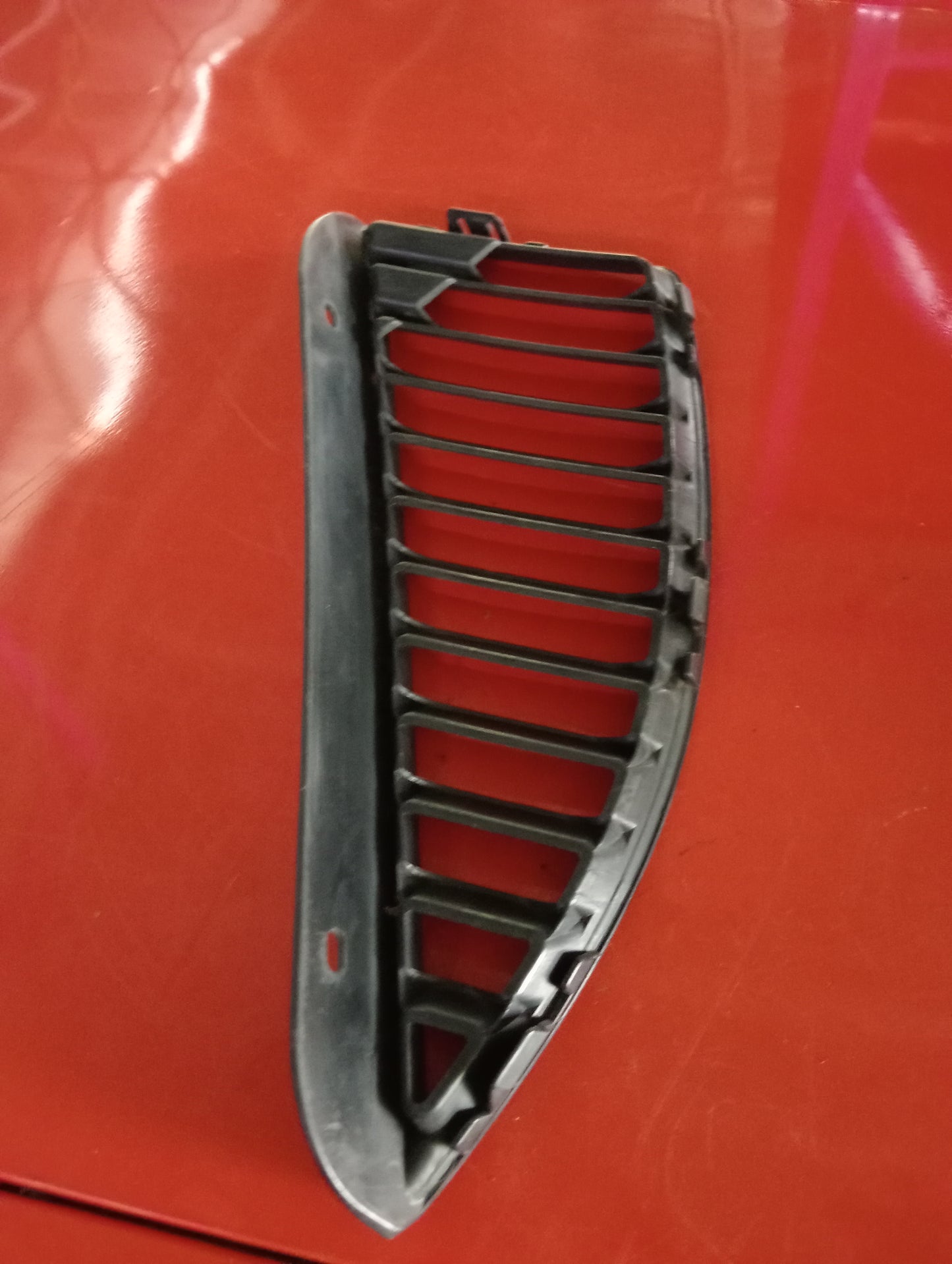 Mitsubishi | Cedia | Inner Grill