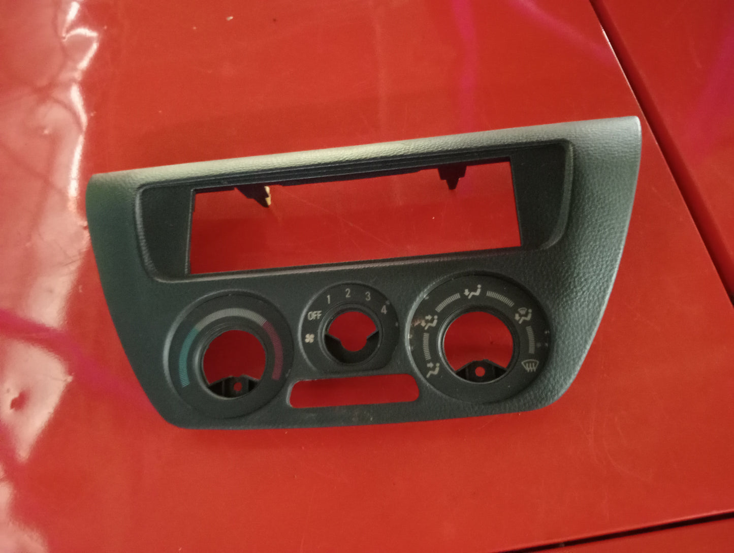 Mitsubishi | Cedia | Climate Control Frame