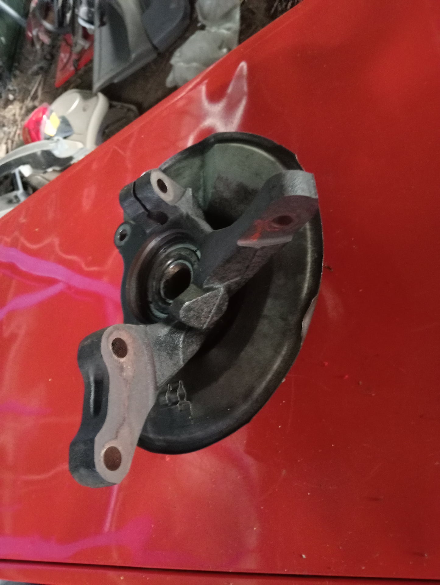 Mitsubishi | Cedia | Wheel Hub Spindle Driver Side