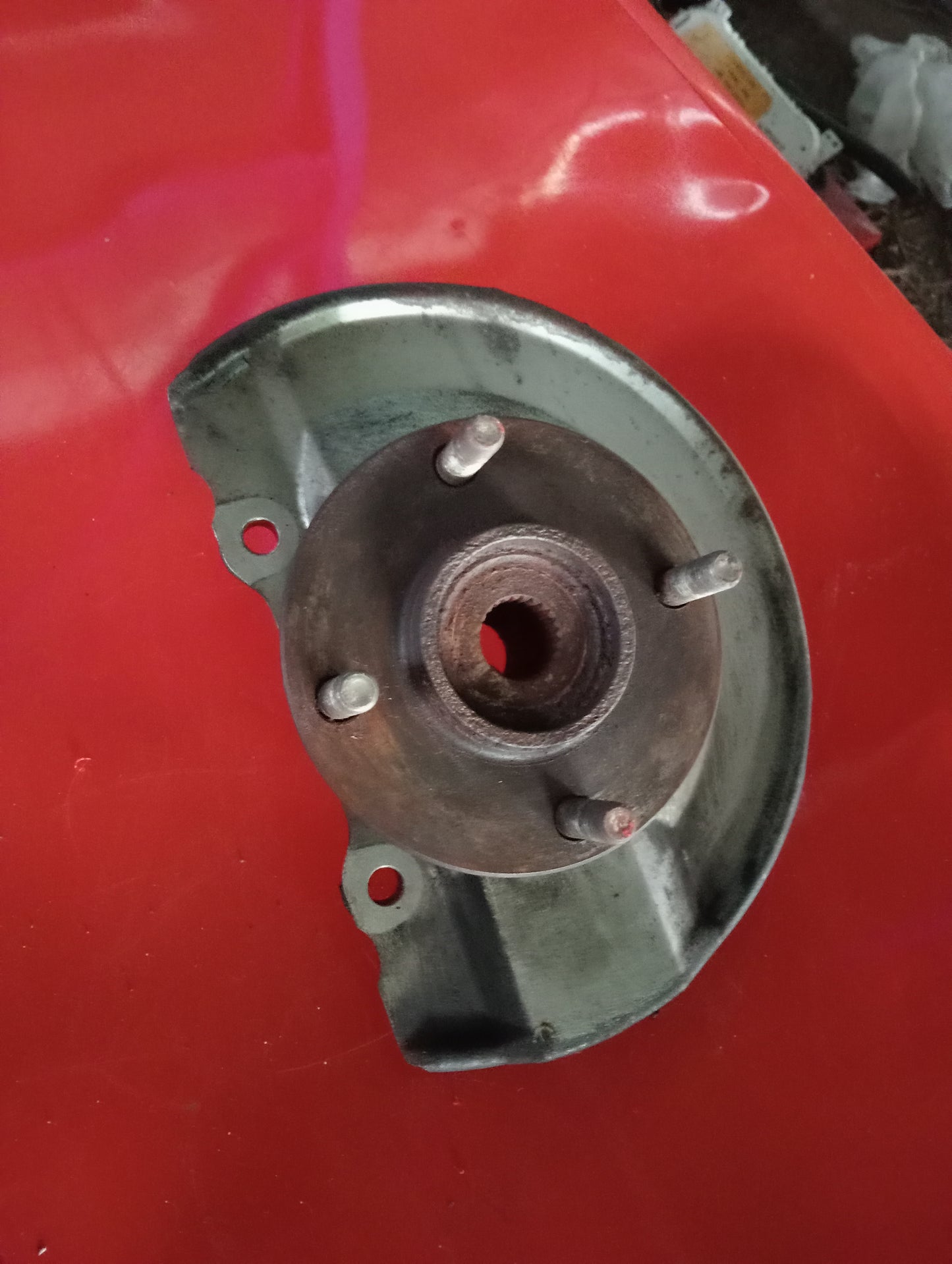 Mitsubishi | Cedia | Wheel Hub Spindle Driver Side
