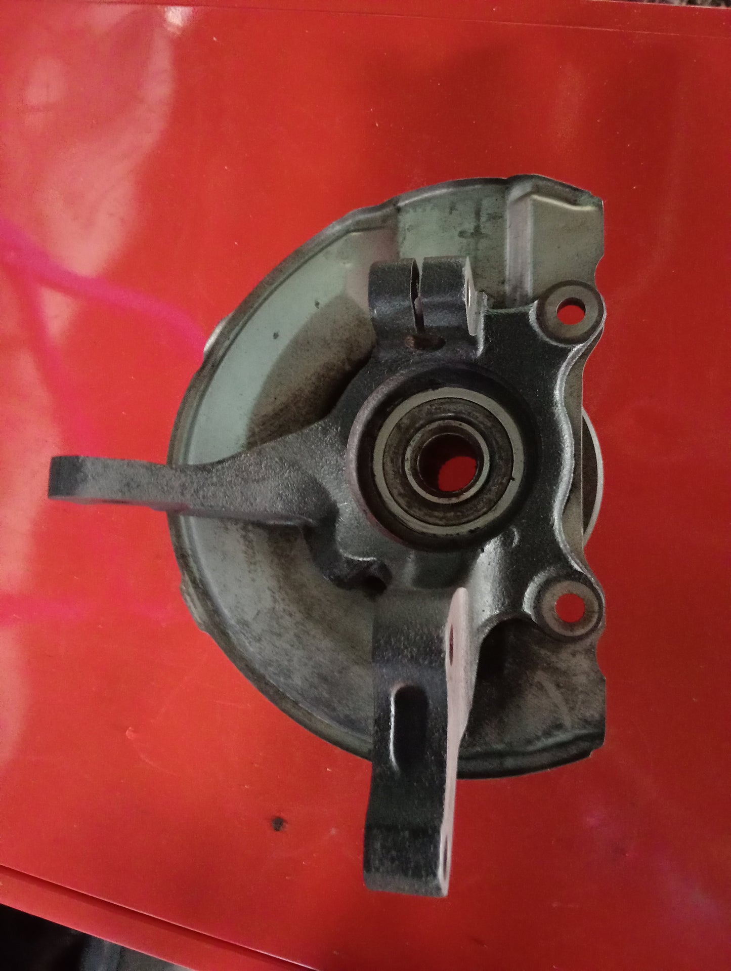 Mitsubishi | Cedia | Wheel Hub Spindle Passenger Side