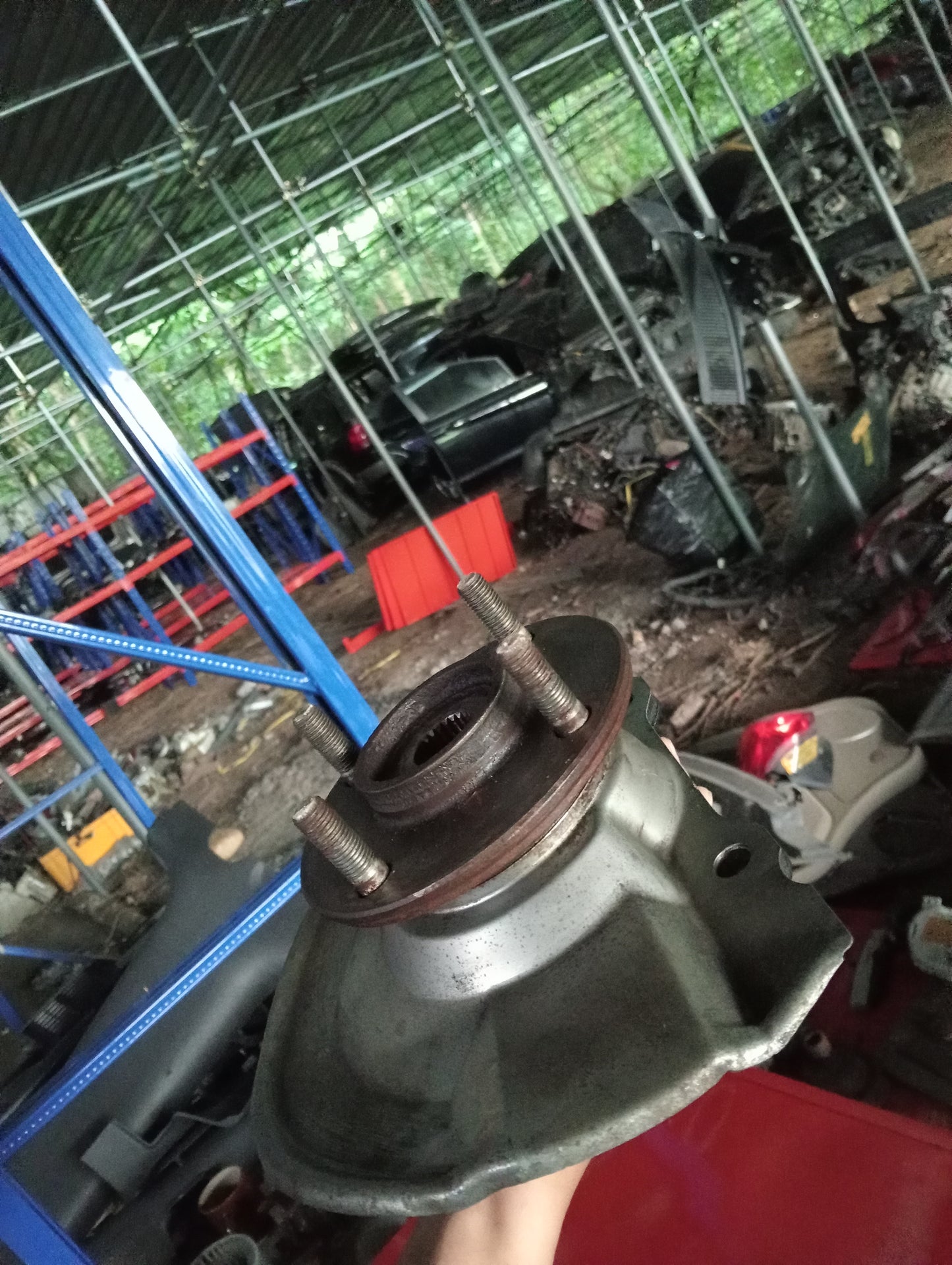 Mitsubishi | Cedia | Wheel Hub Spindle Passenger Side
