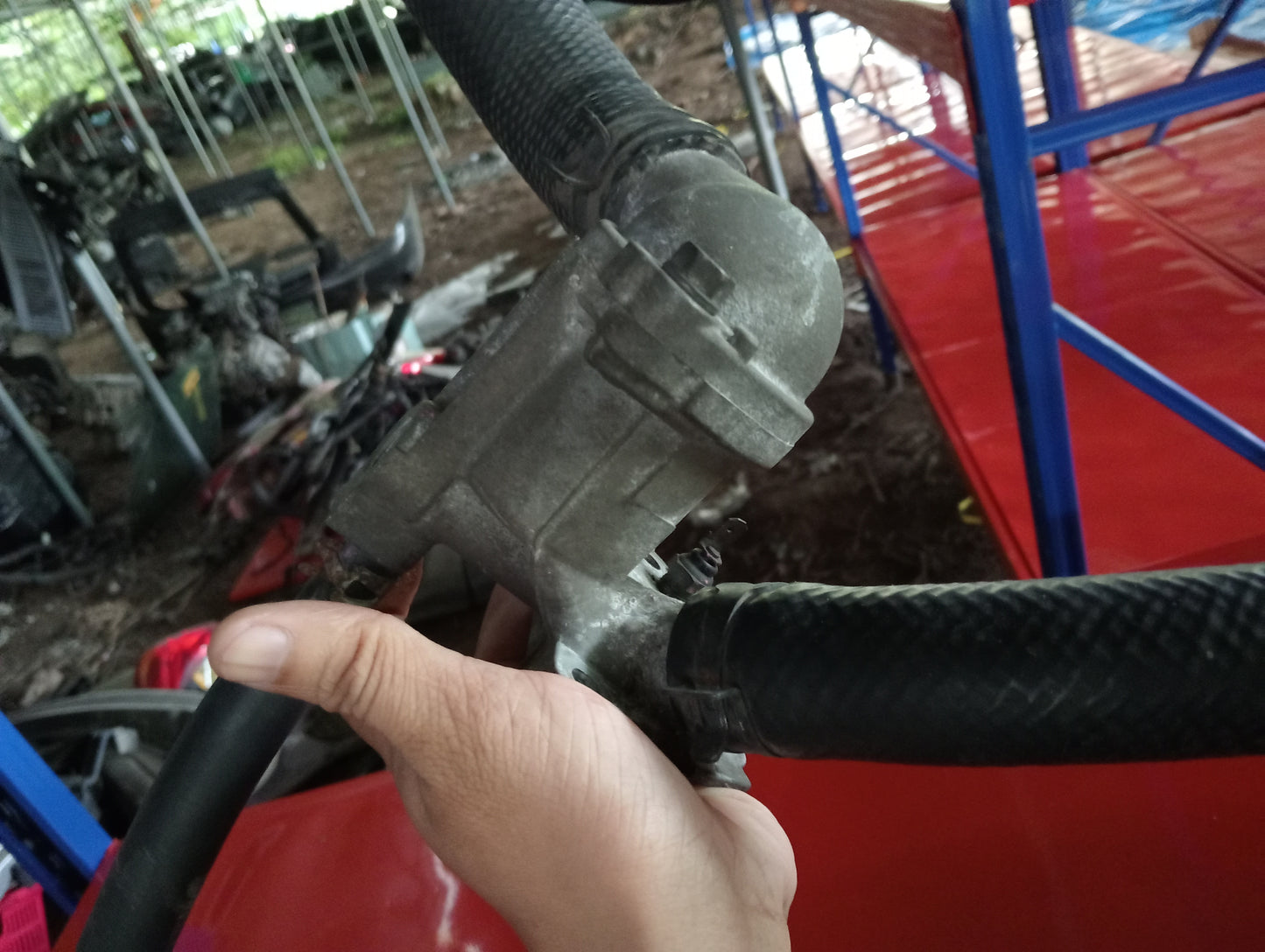 Mitsubishi | Cedia | Thermostat Housing With Hose